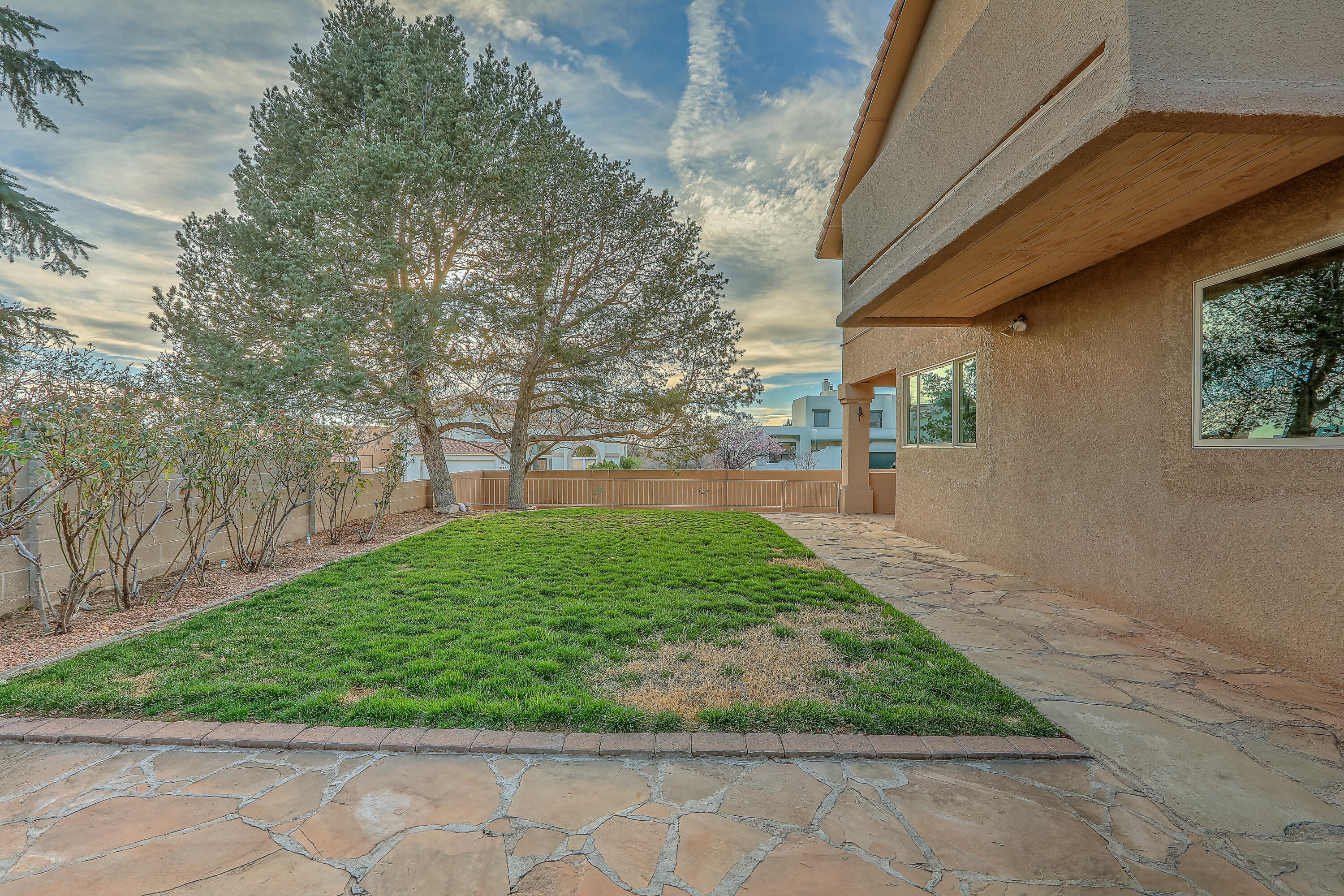 13400 Pinnacle Court NE