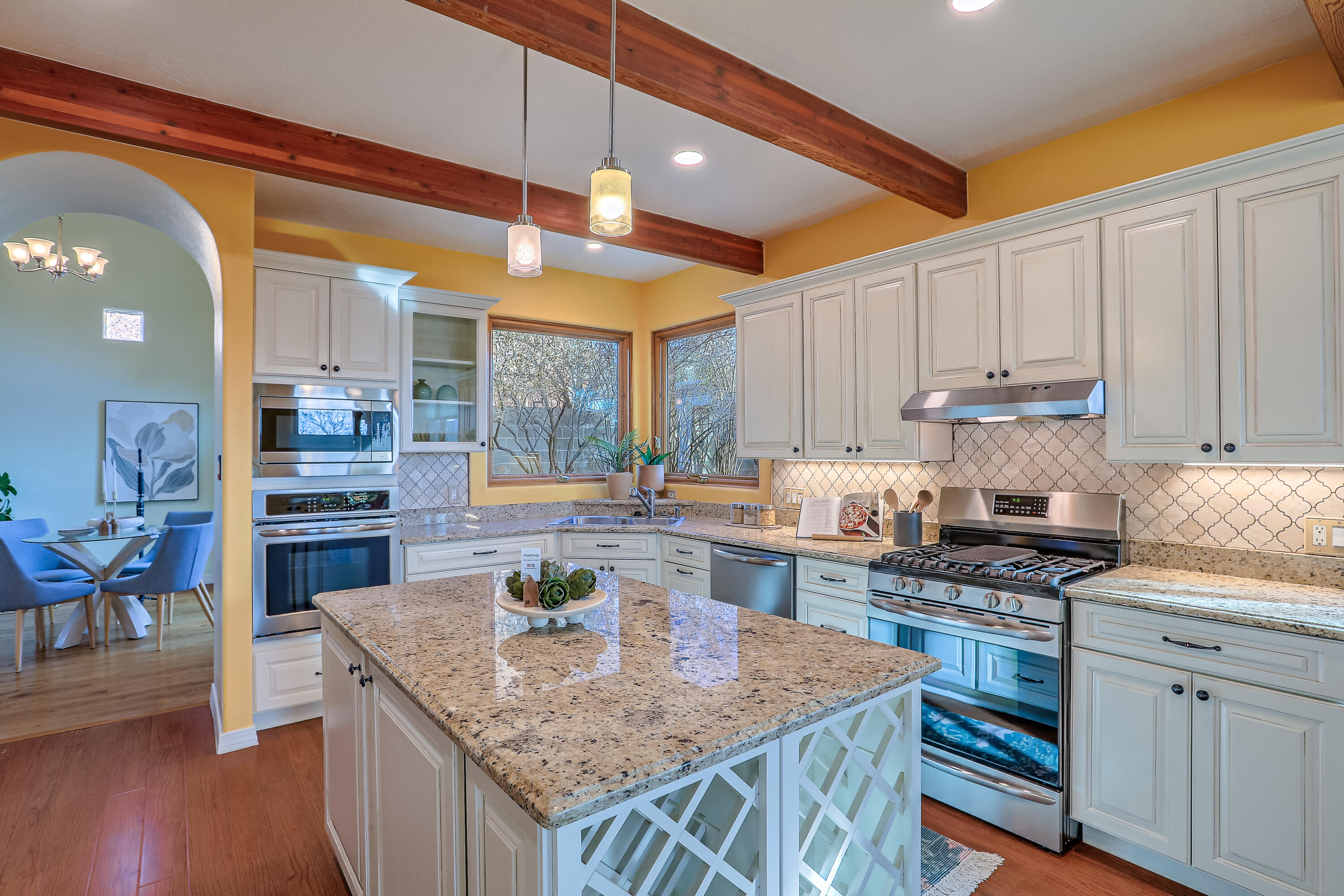 13400 Pinnacle Court NE