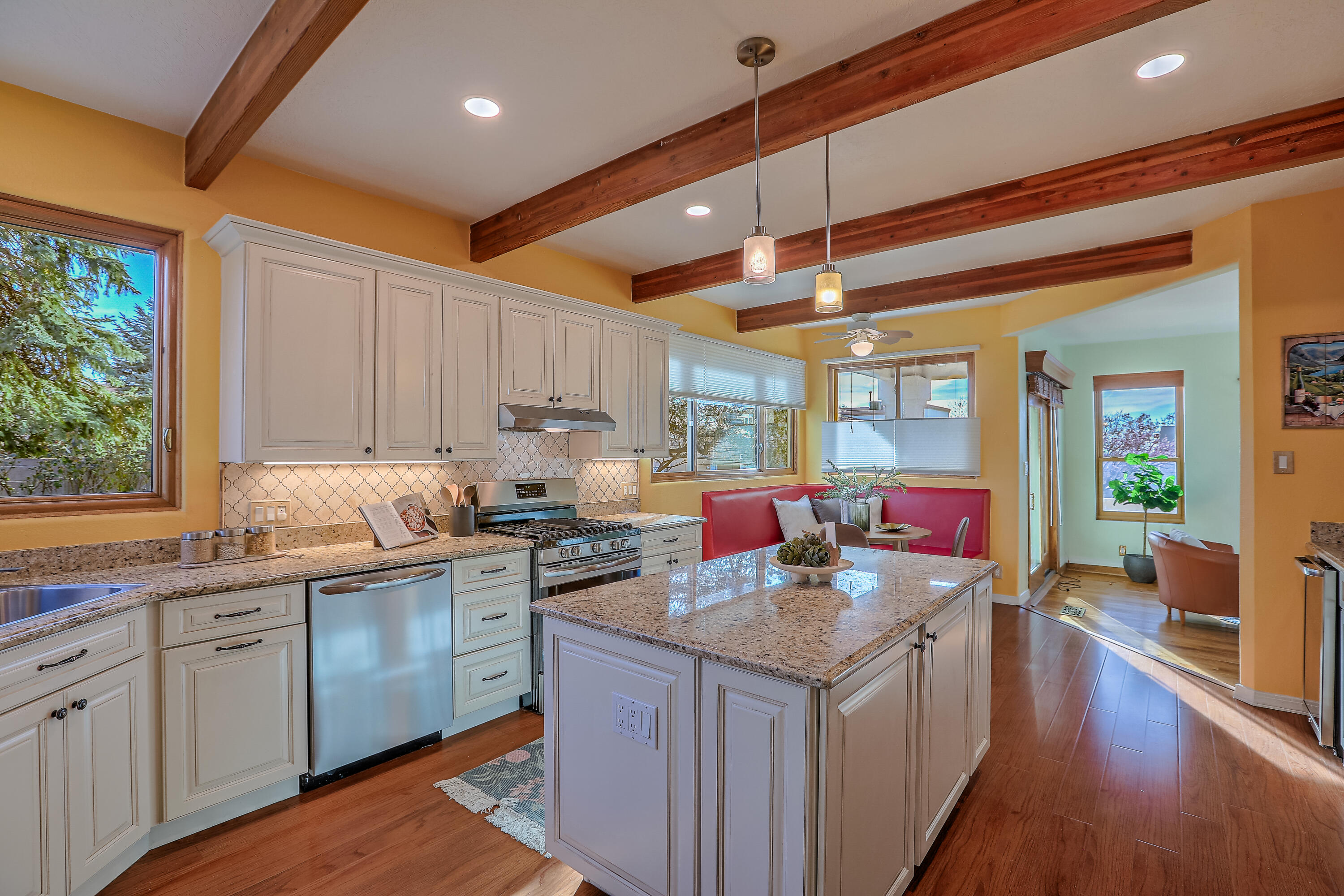 13400 Pinnacle Court NE