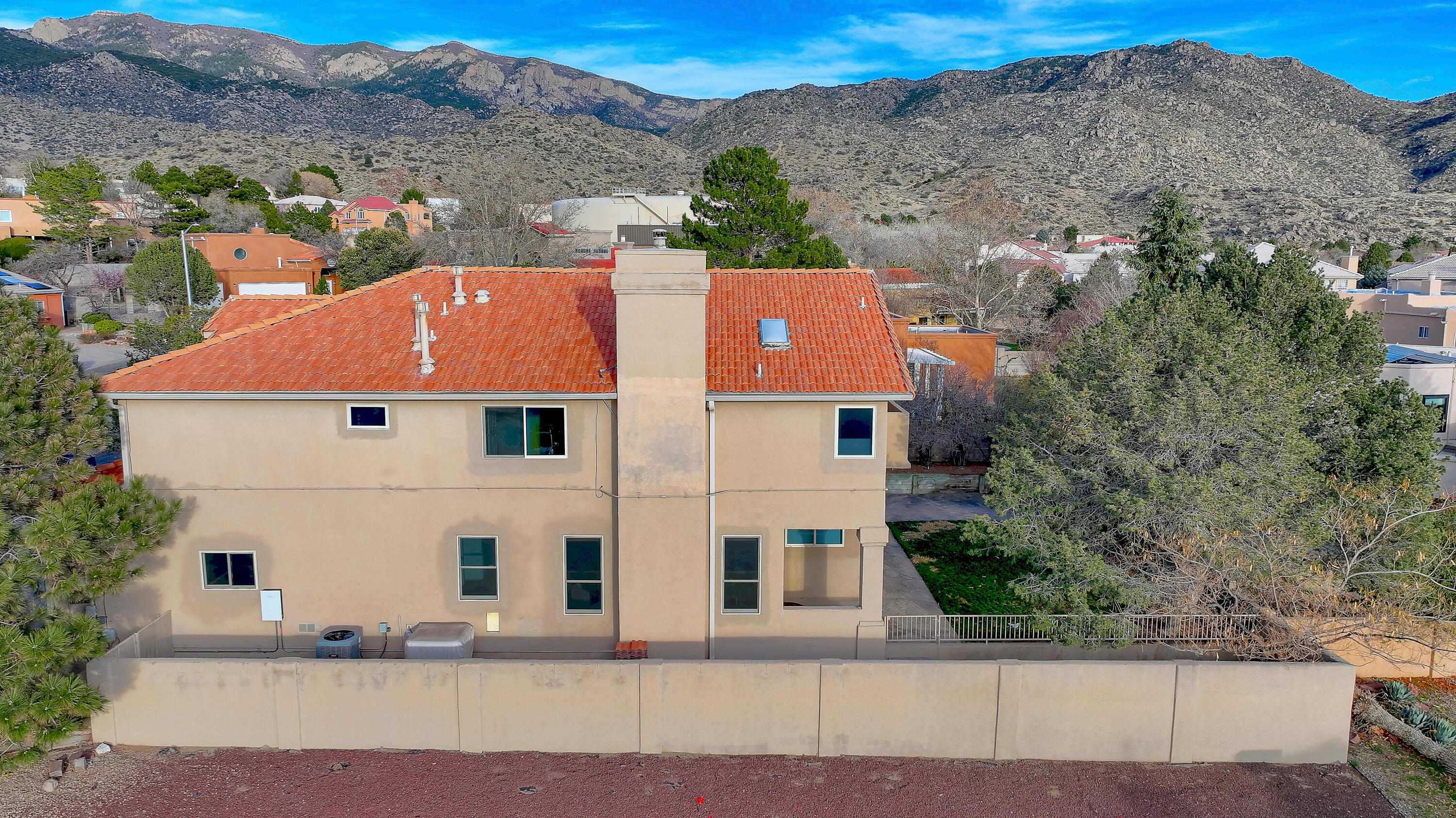 13400 Pinnacle Court NE