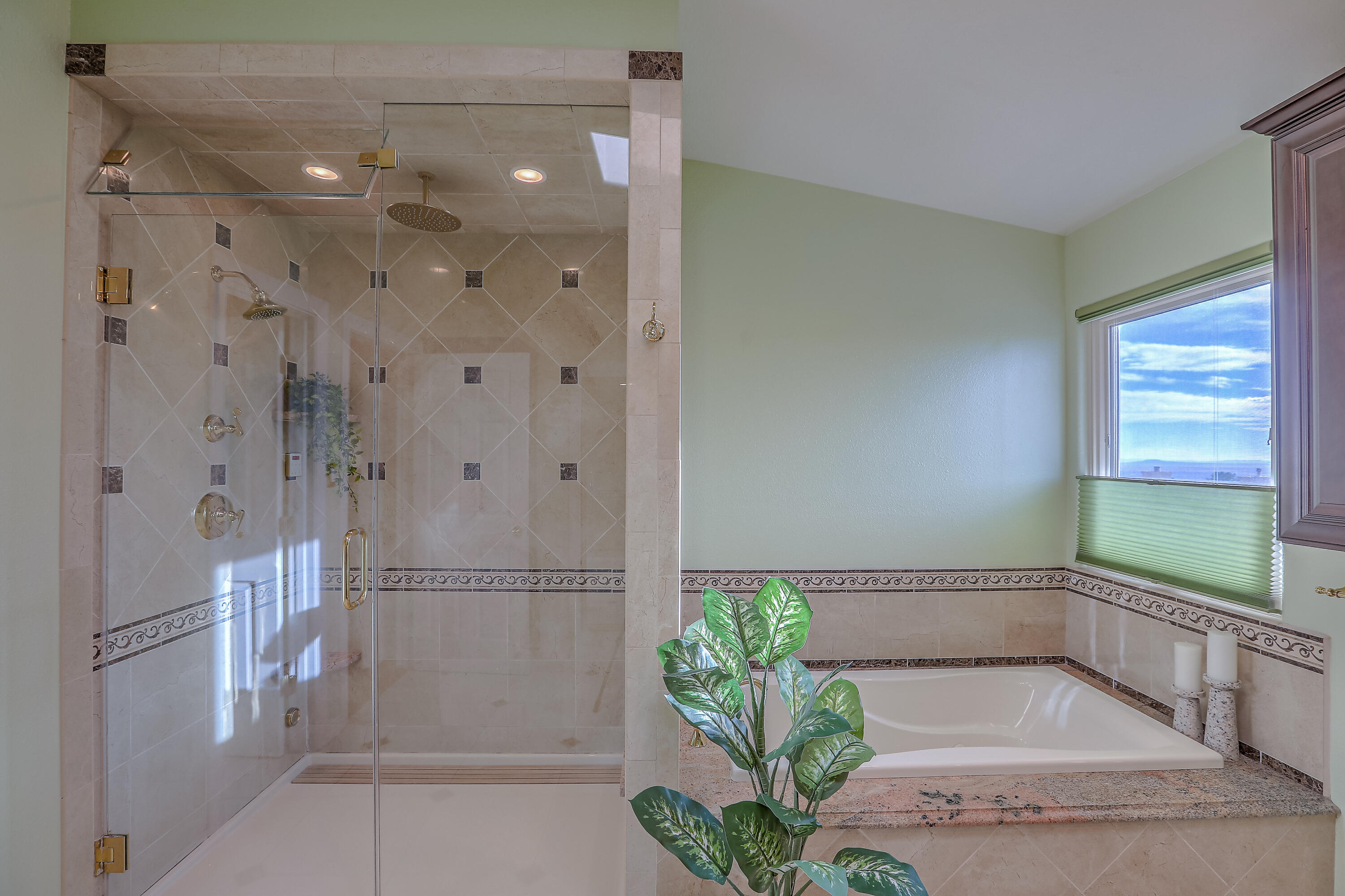 13400 Pinnacle Court NE