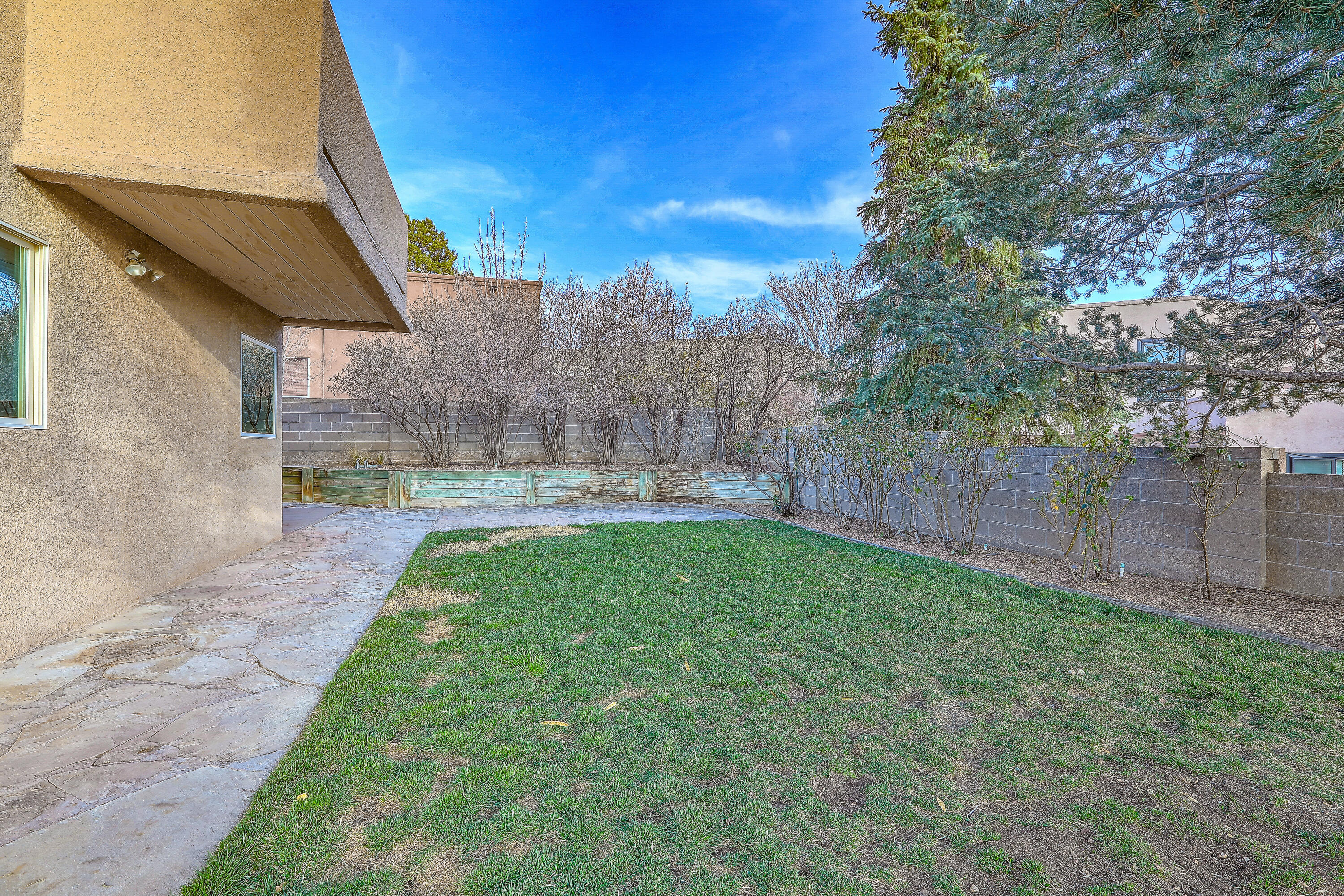 13400 Pinnacle Court NE