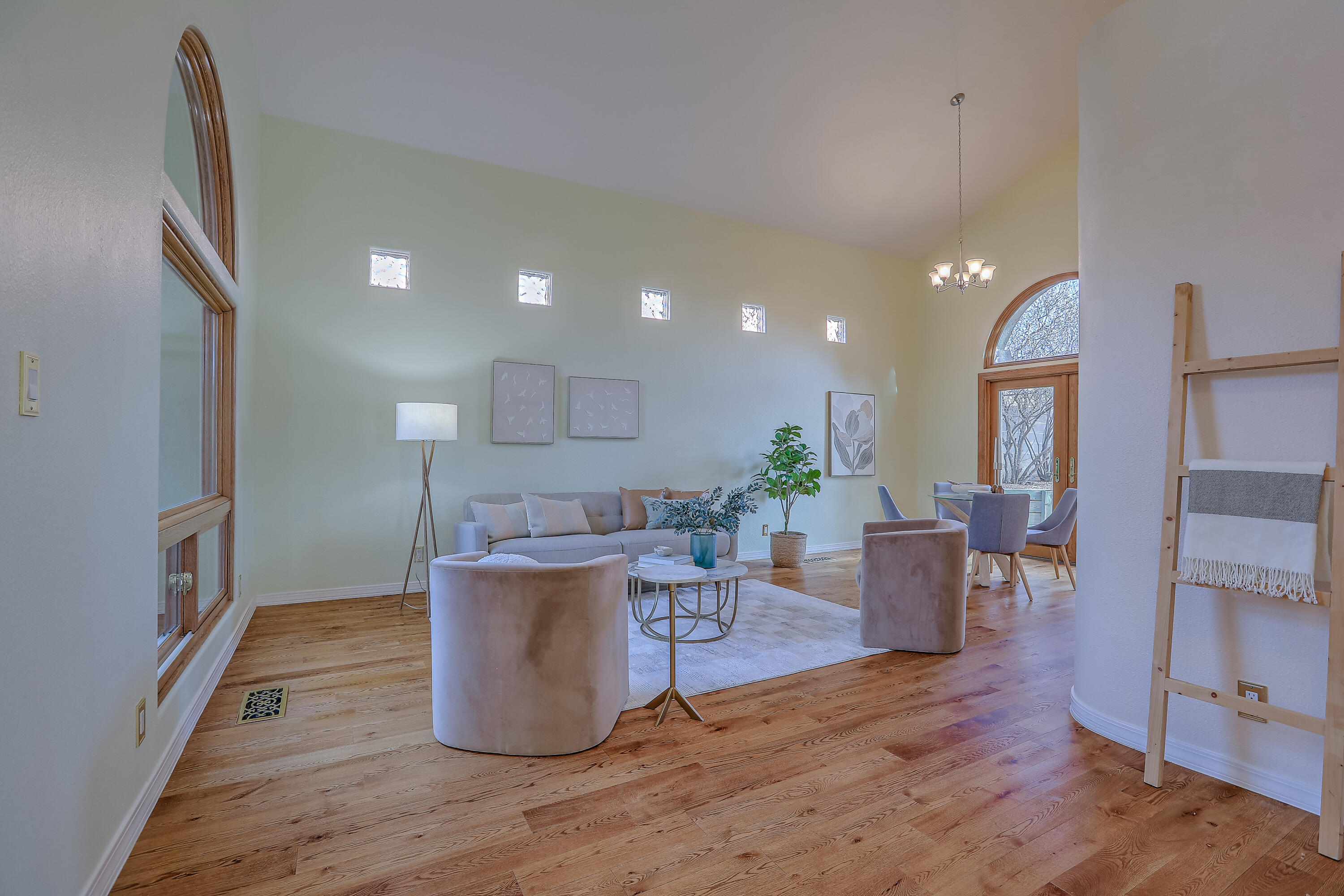 13400 Pinnacle Court NE