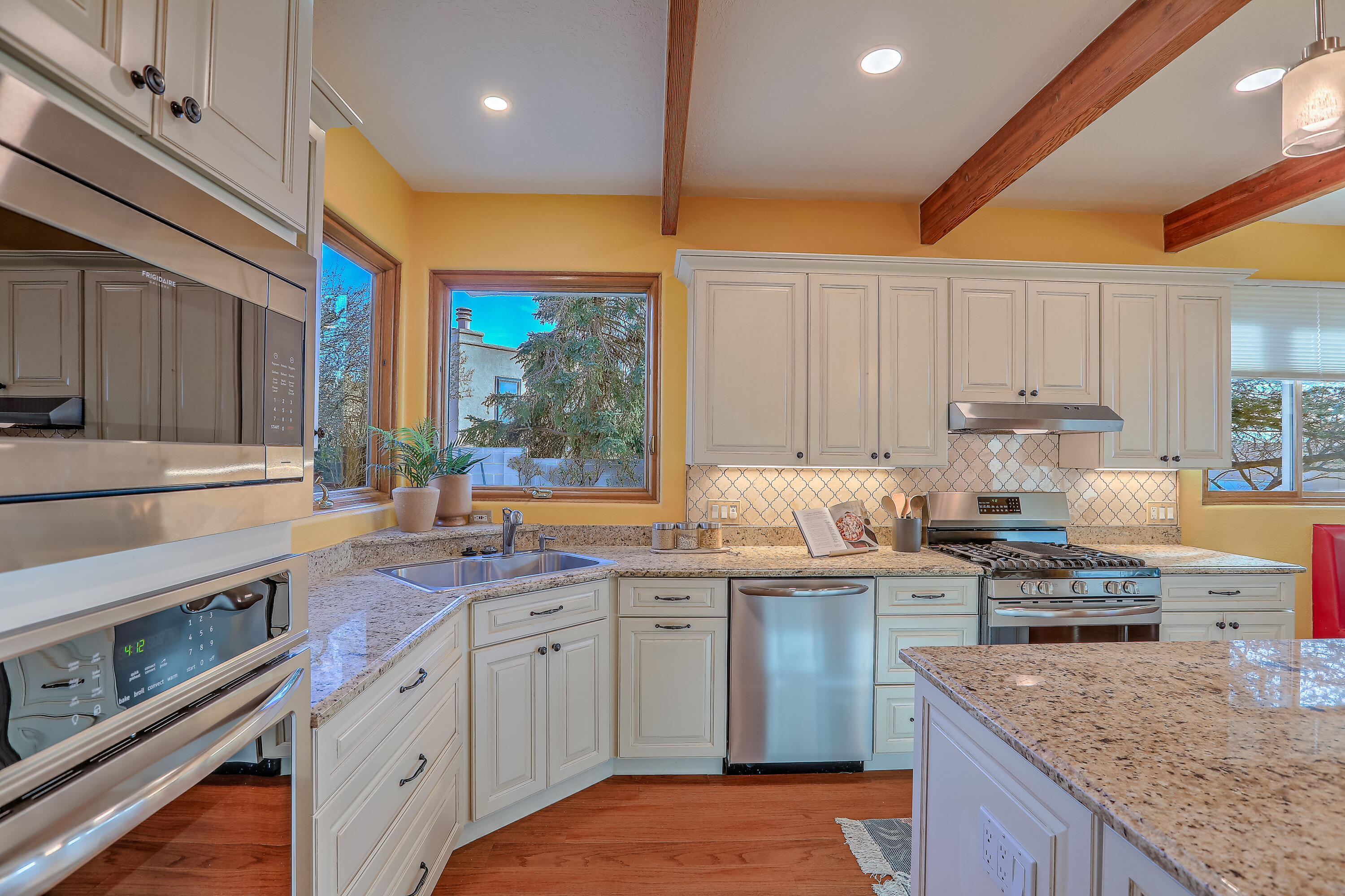 13400 Pinnacle Court NE