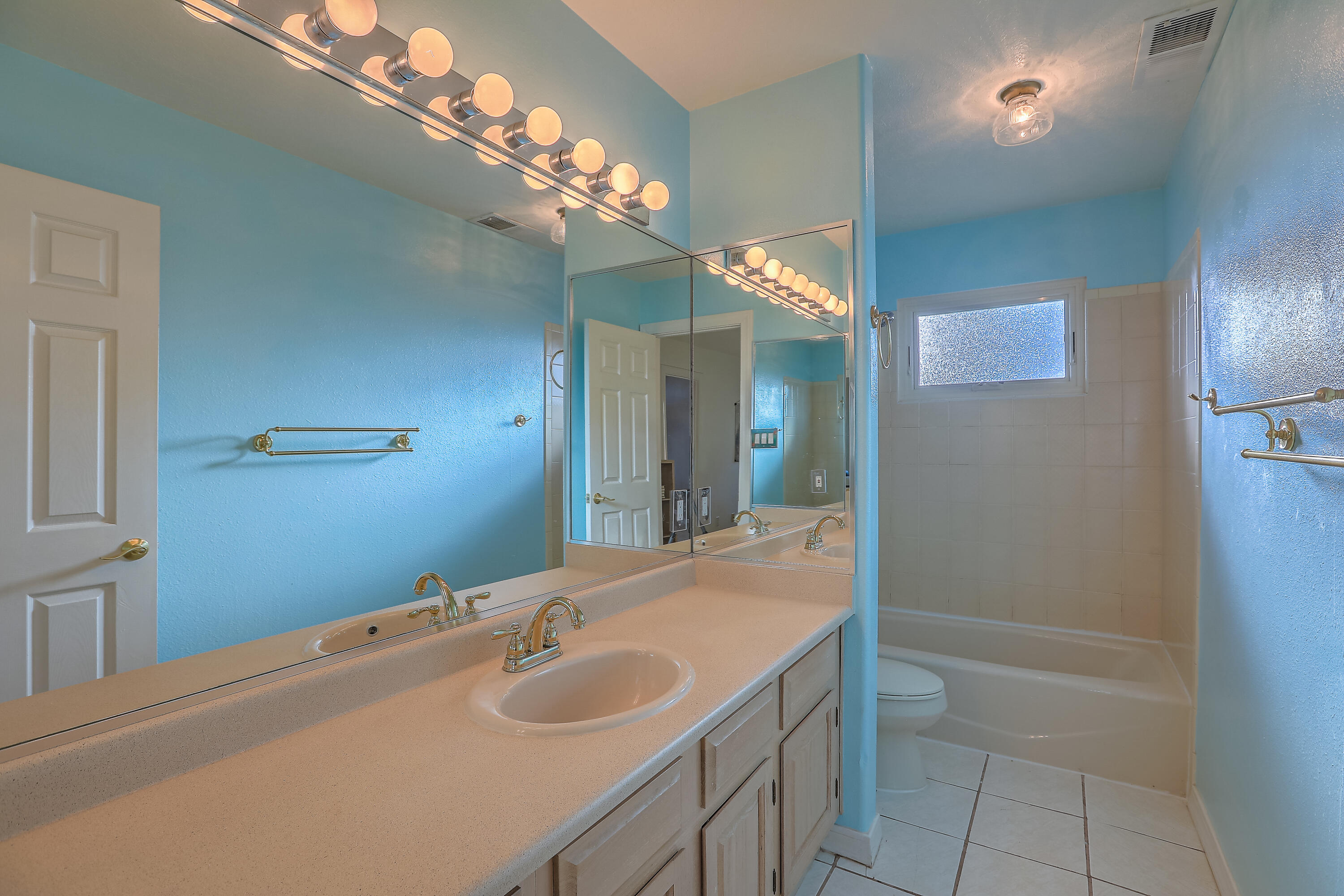 13400 Pinnacle Court NE