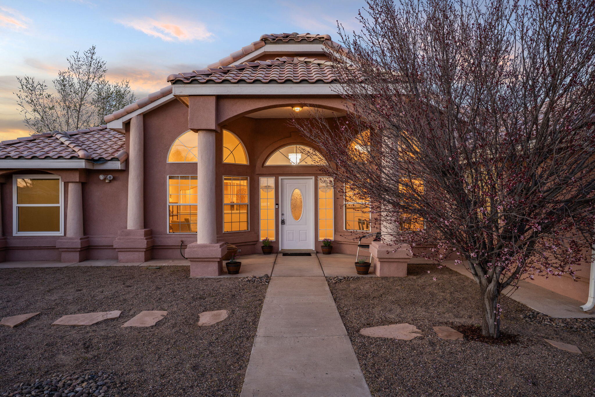 211 Hendrix Road NW
