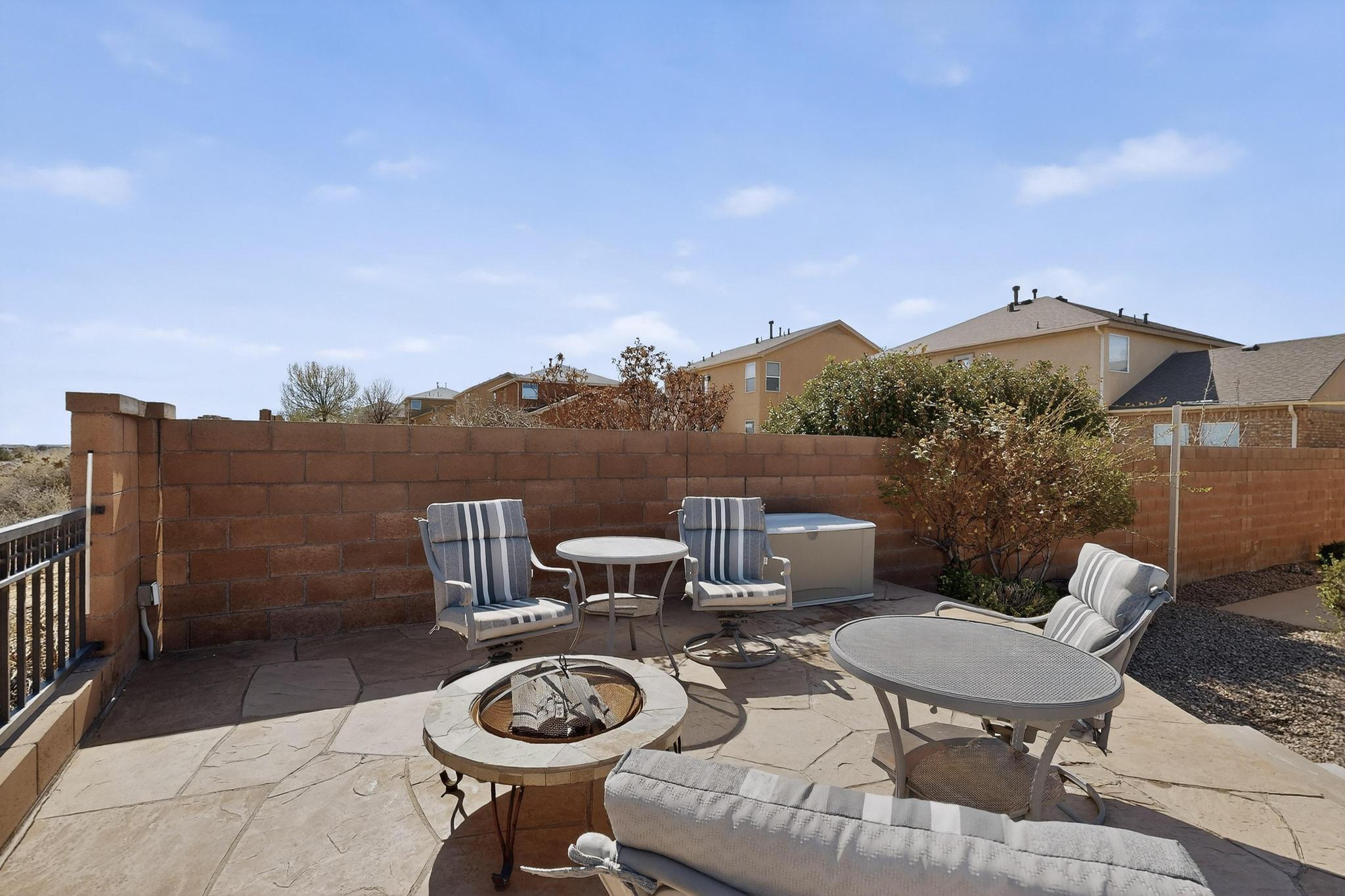 10200 Avenida Vista Sol NW