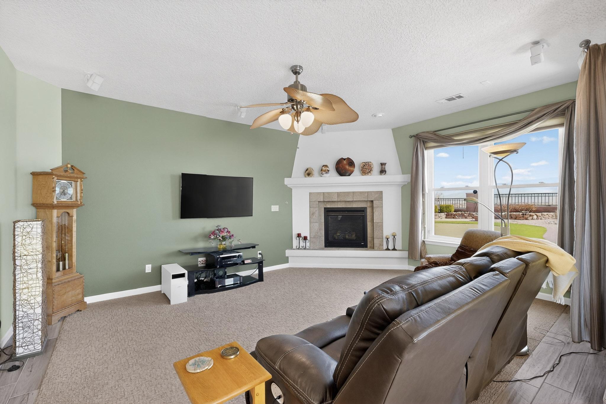 10200 Avenida Vista Sol NW