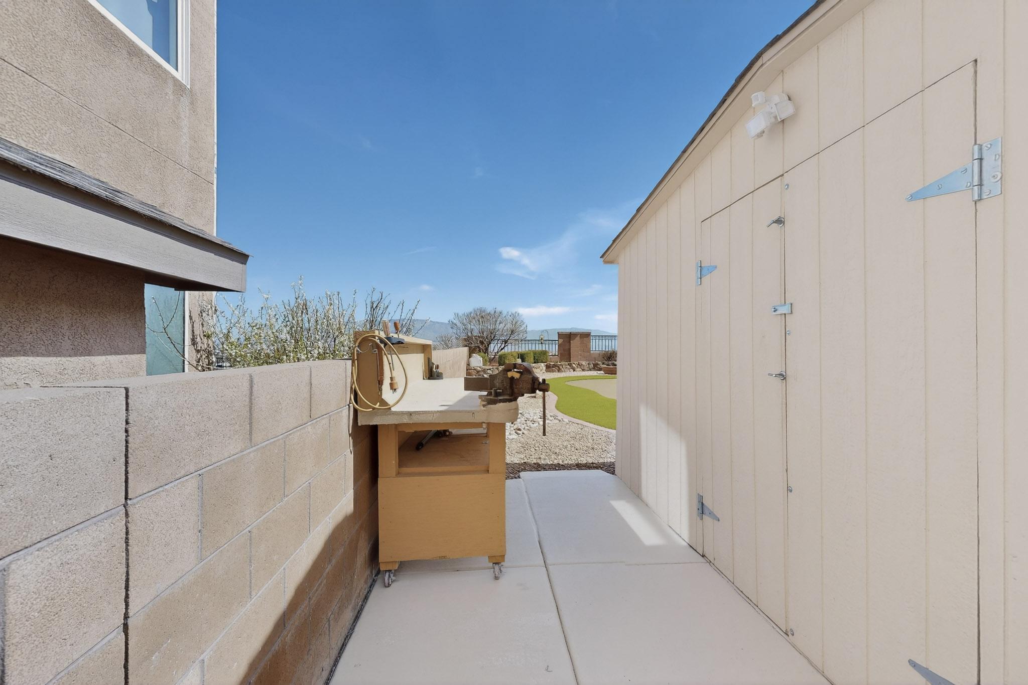 10200 Avenida Vista Sol NW