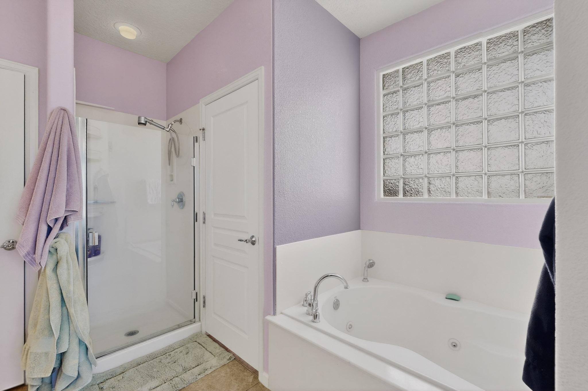 10200 Avenida Vista Sol NW