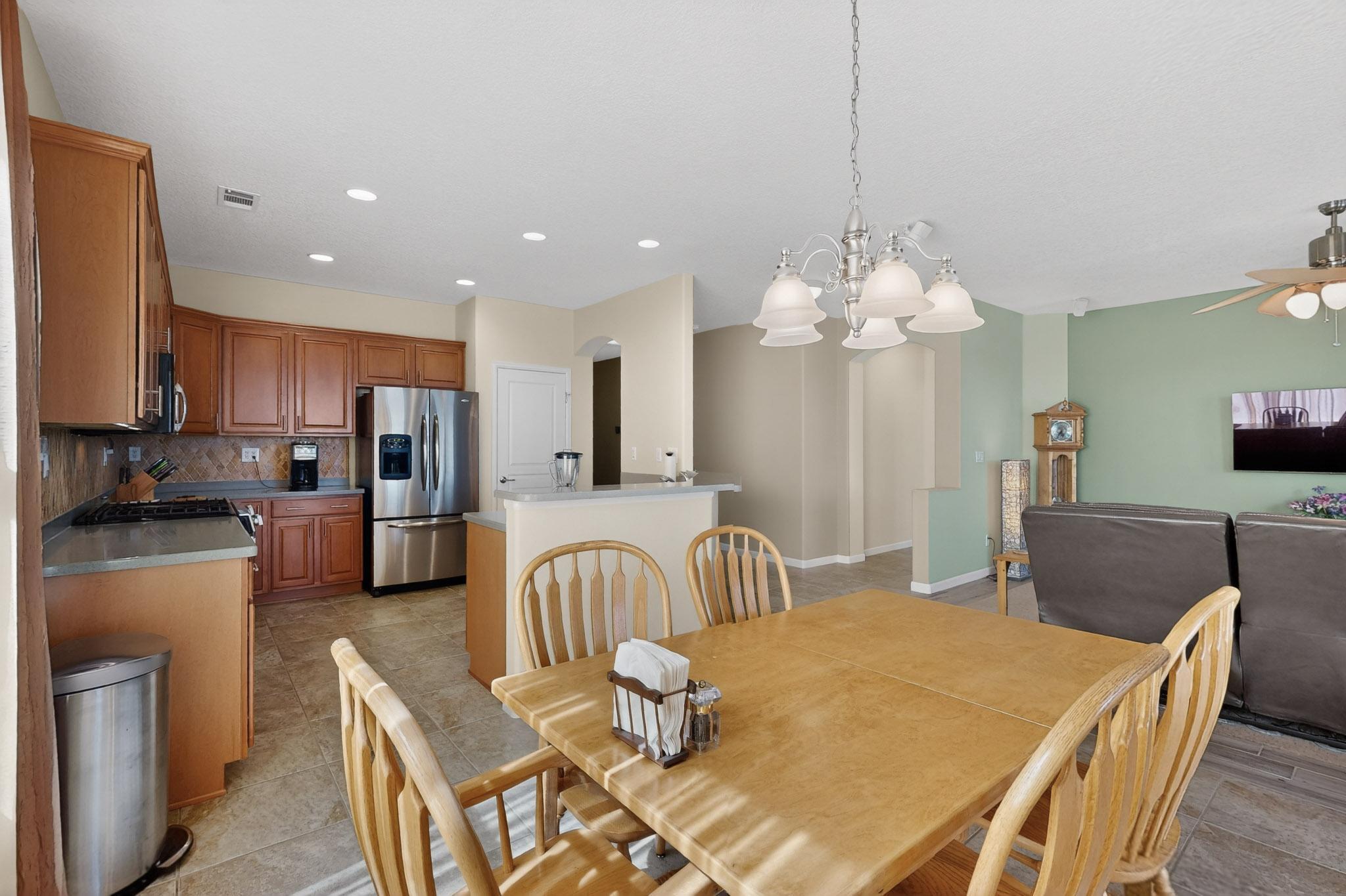 10200 Avenida Vista Sol NW