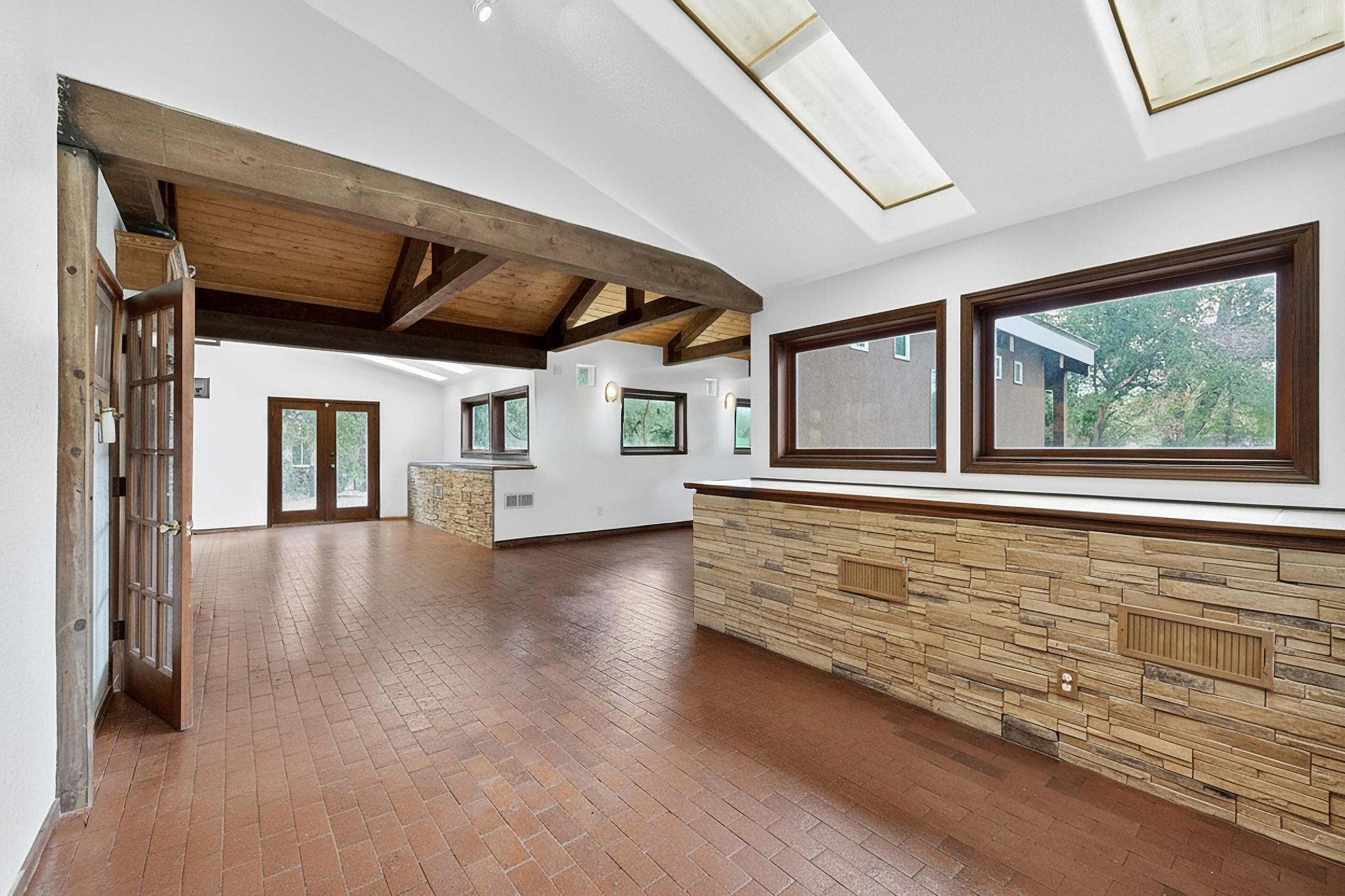 160 Andrews Lane