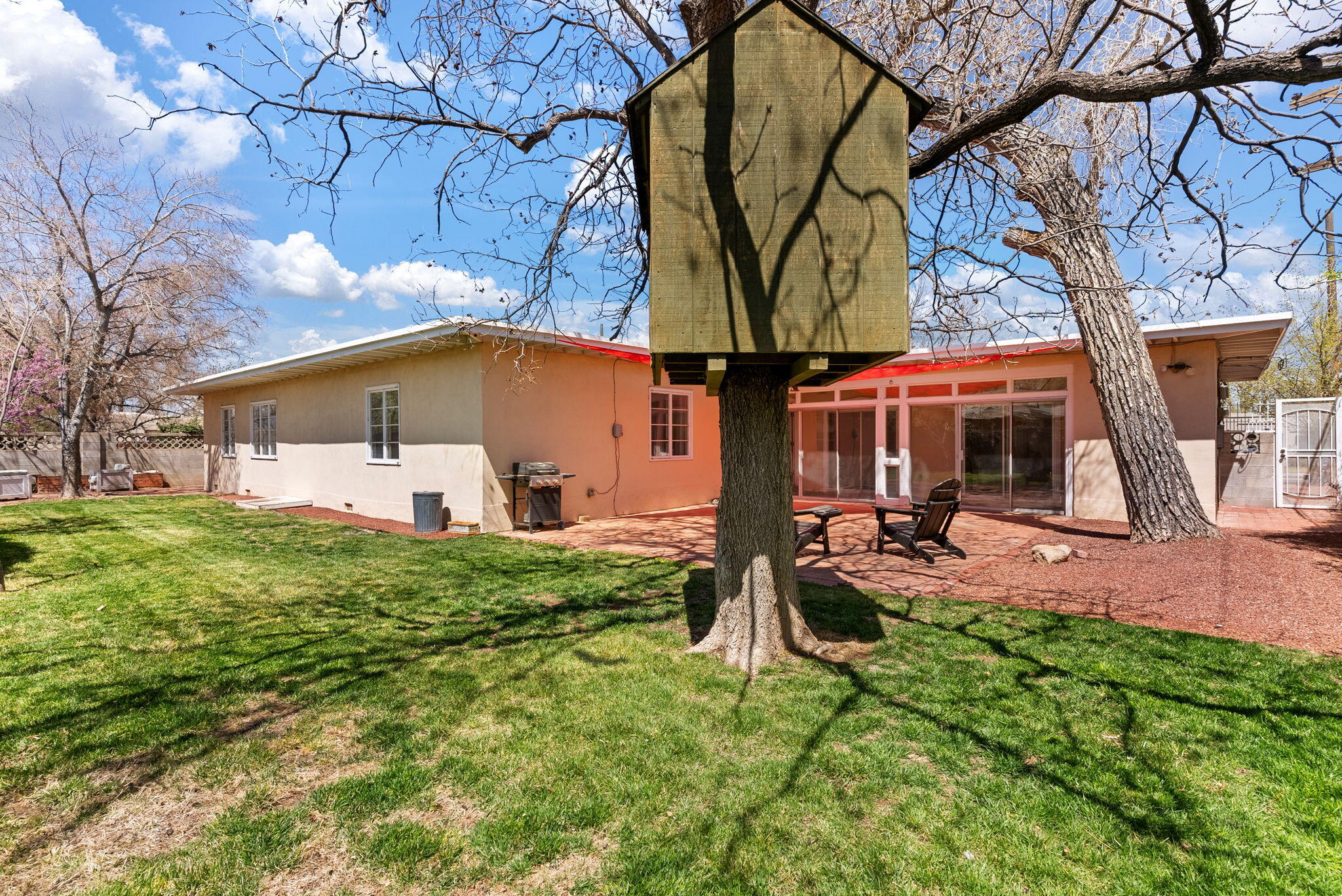 3600 Mackland Avenue NE