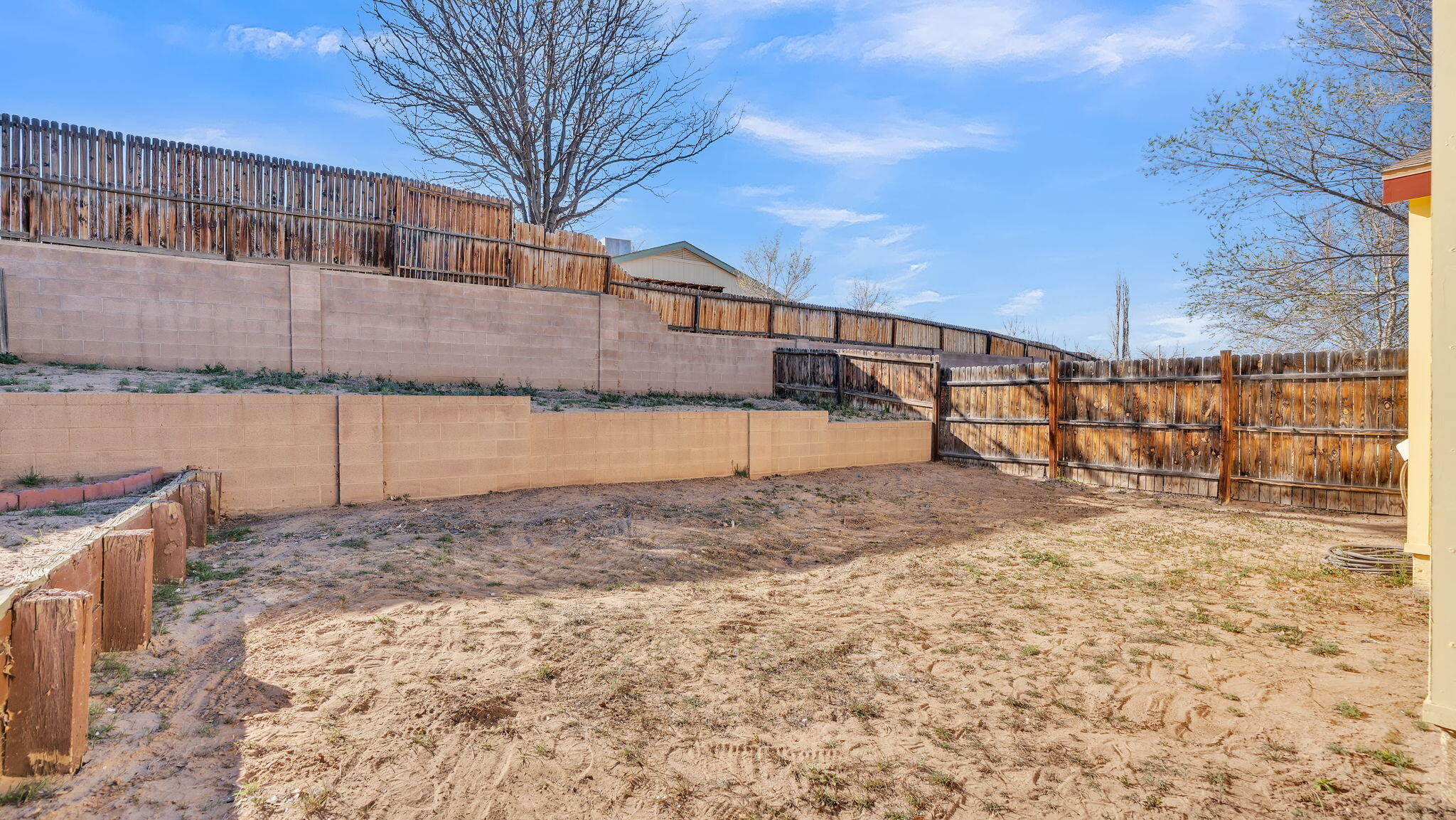 1605 Patti Place NE