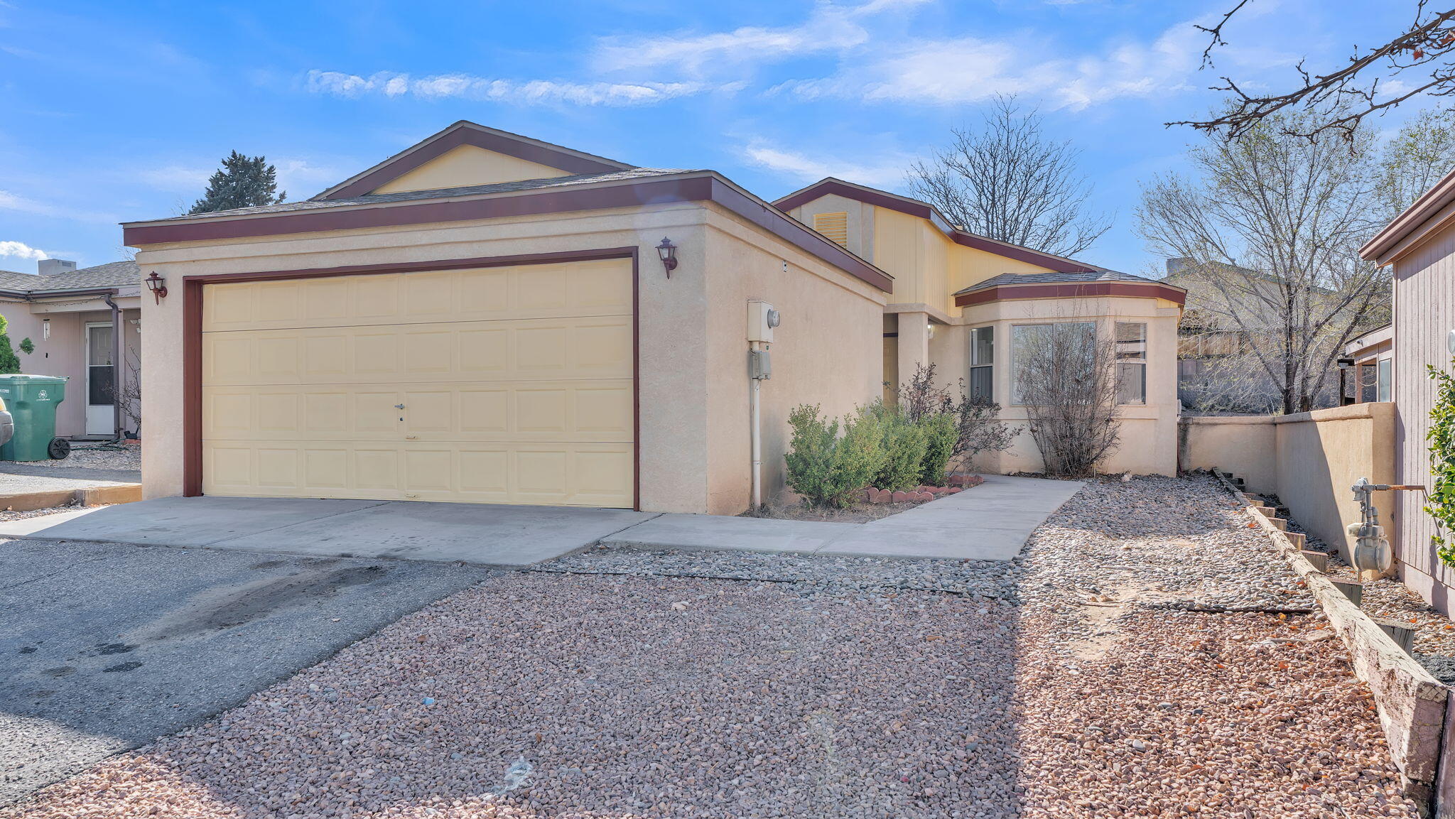 1605 Patti Place NE