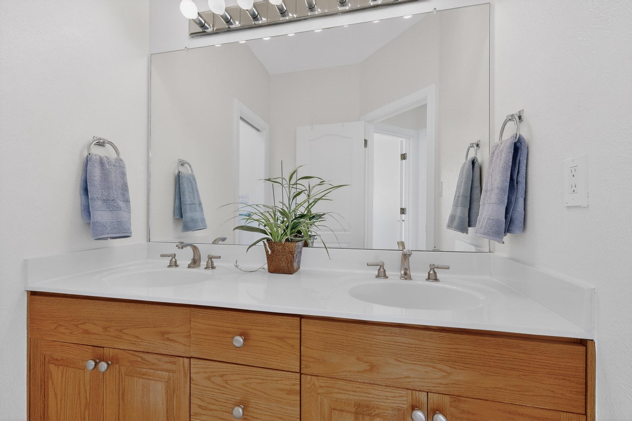 11209 Desert Classic Lane NE