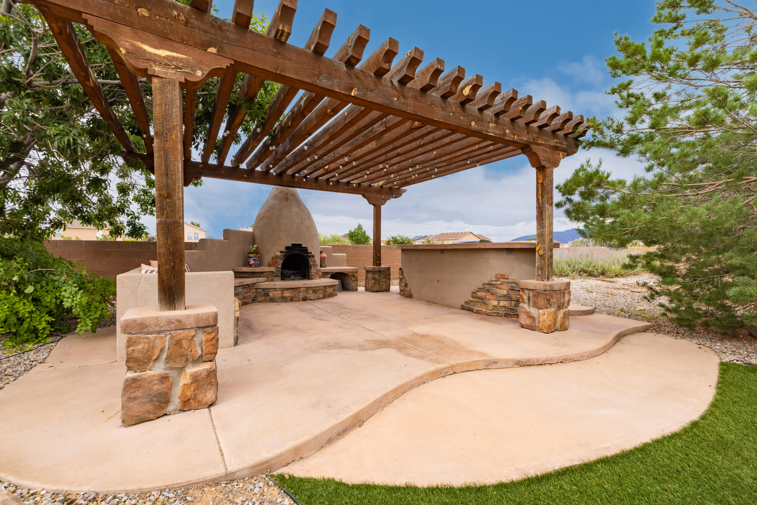 10440 Calle Hermosa Court NW