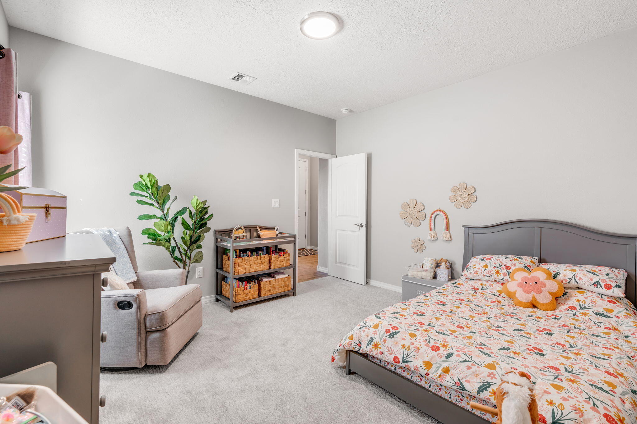 8848 Mancos Street NW