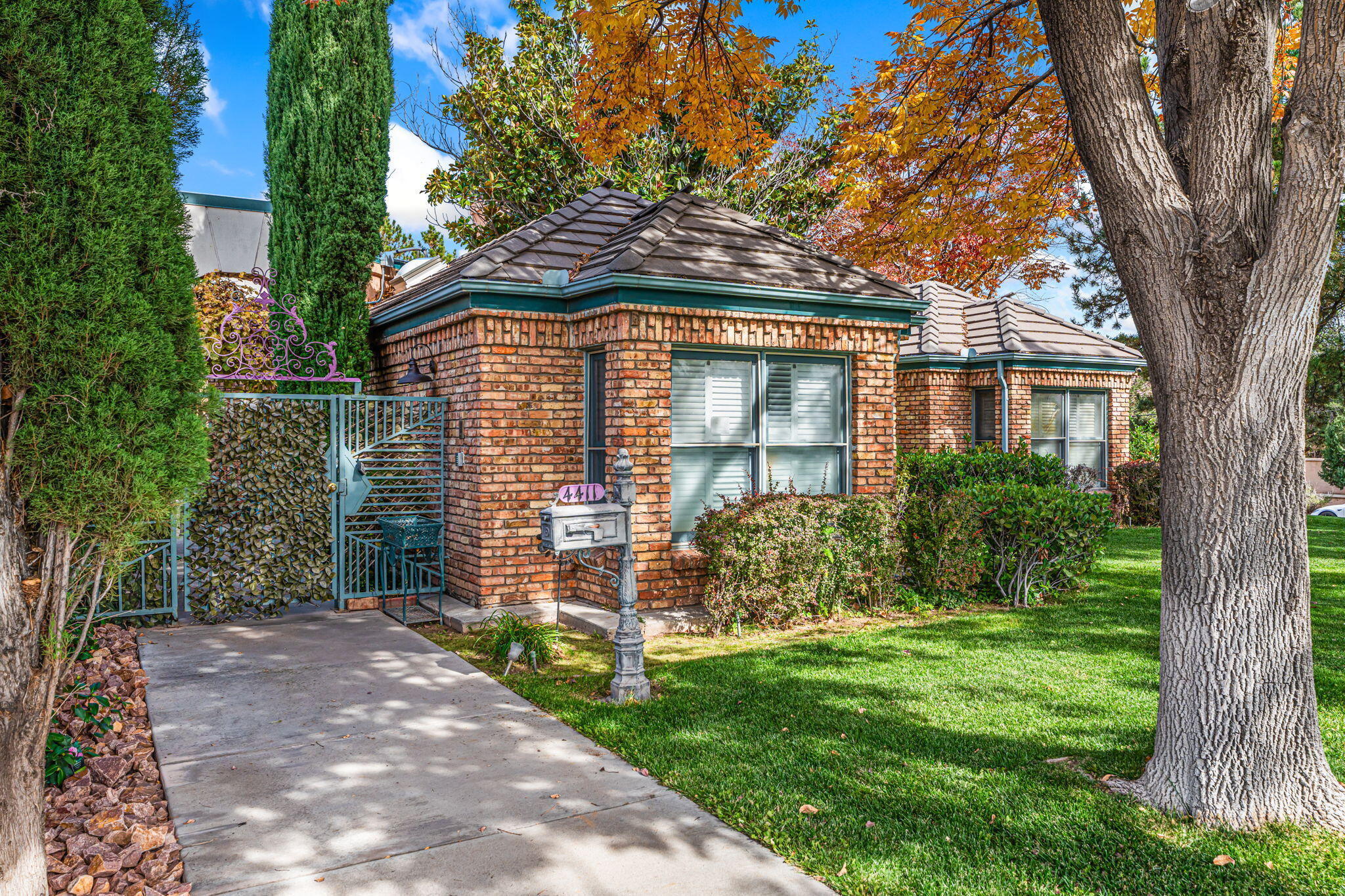 4411 Constitution Avenue NE