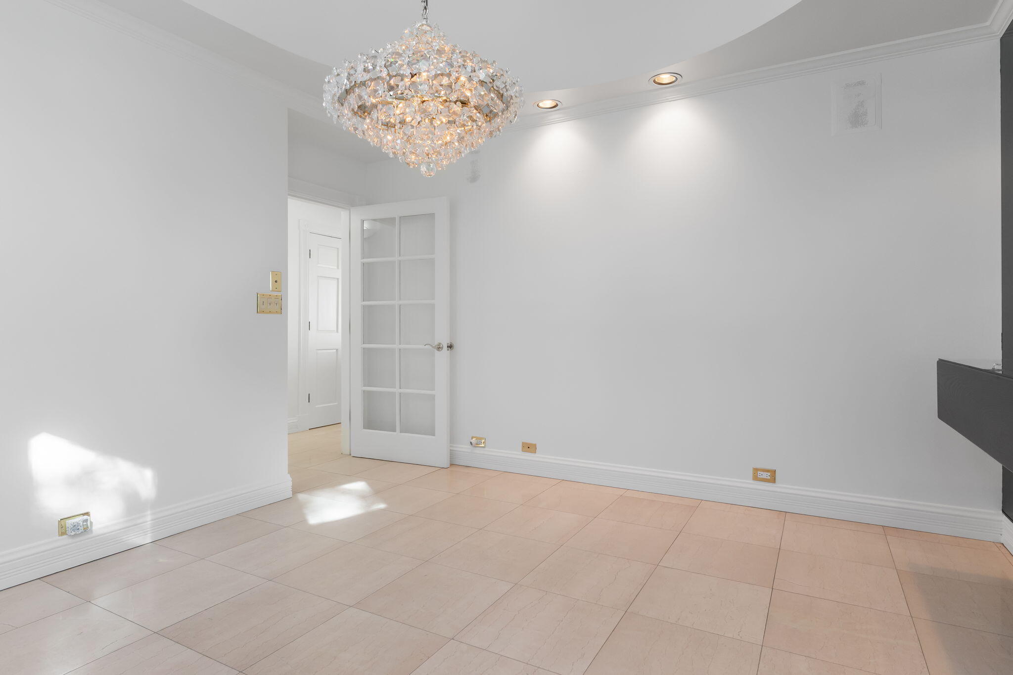 4411 Constitution Avenue NE