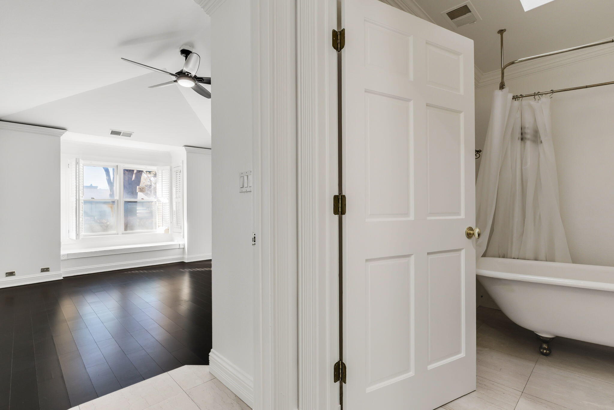 4411 Constitution Avenue NE