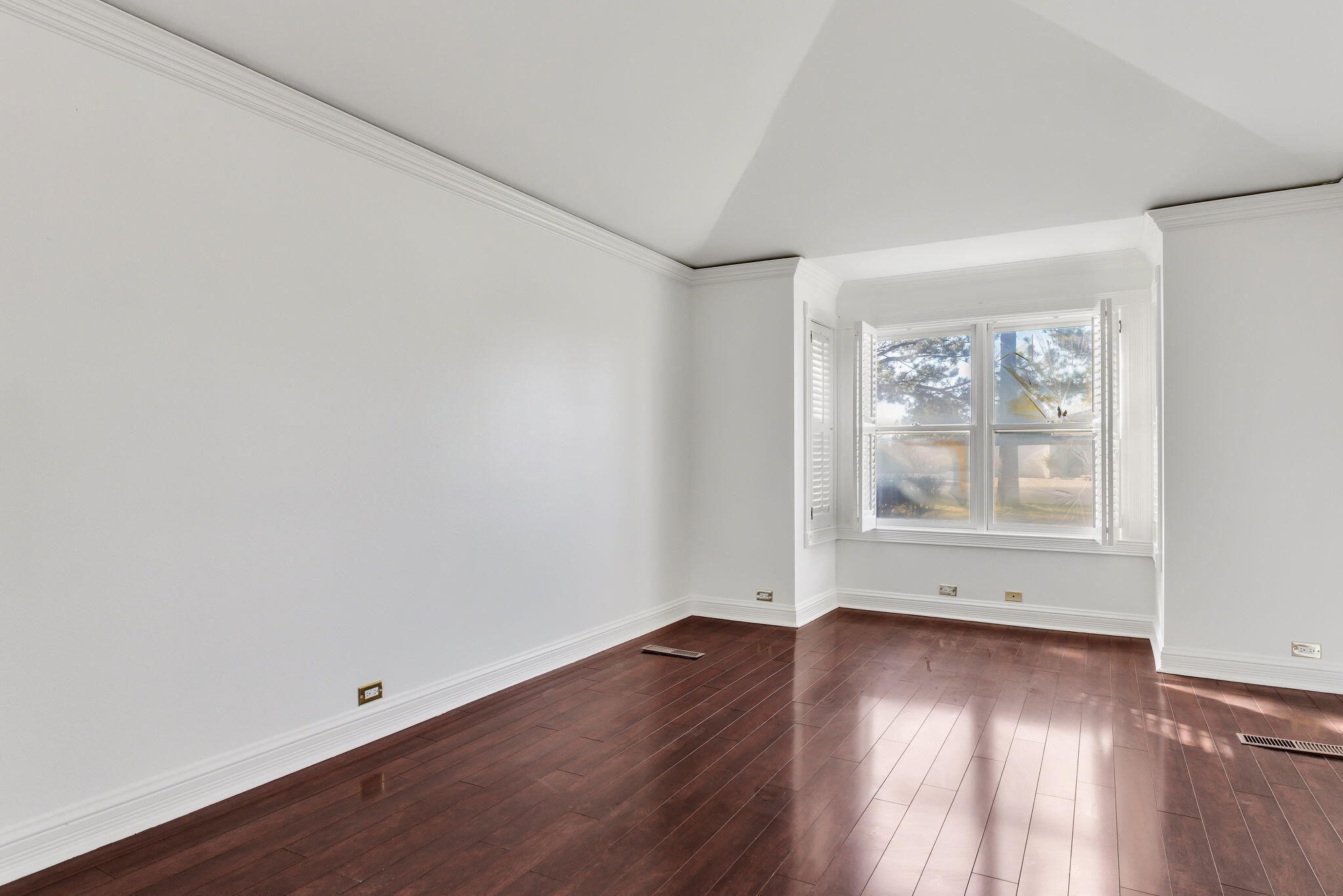 4411 Constitution Avenue NE