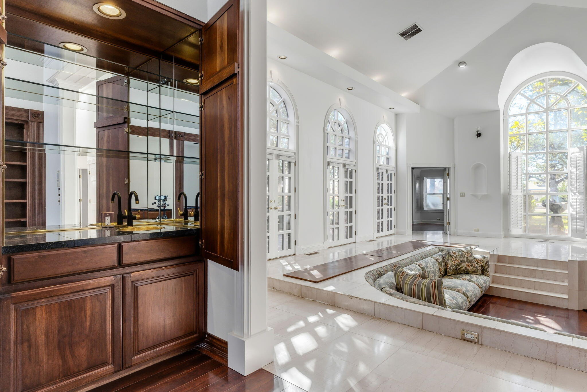 4411 Constitution Avenue NE