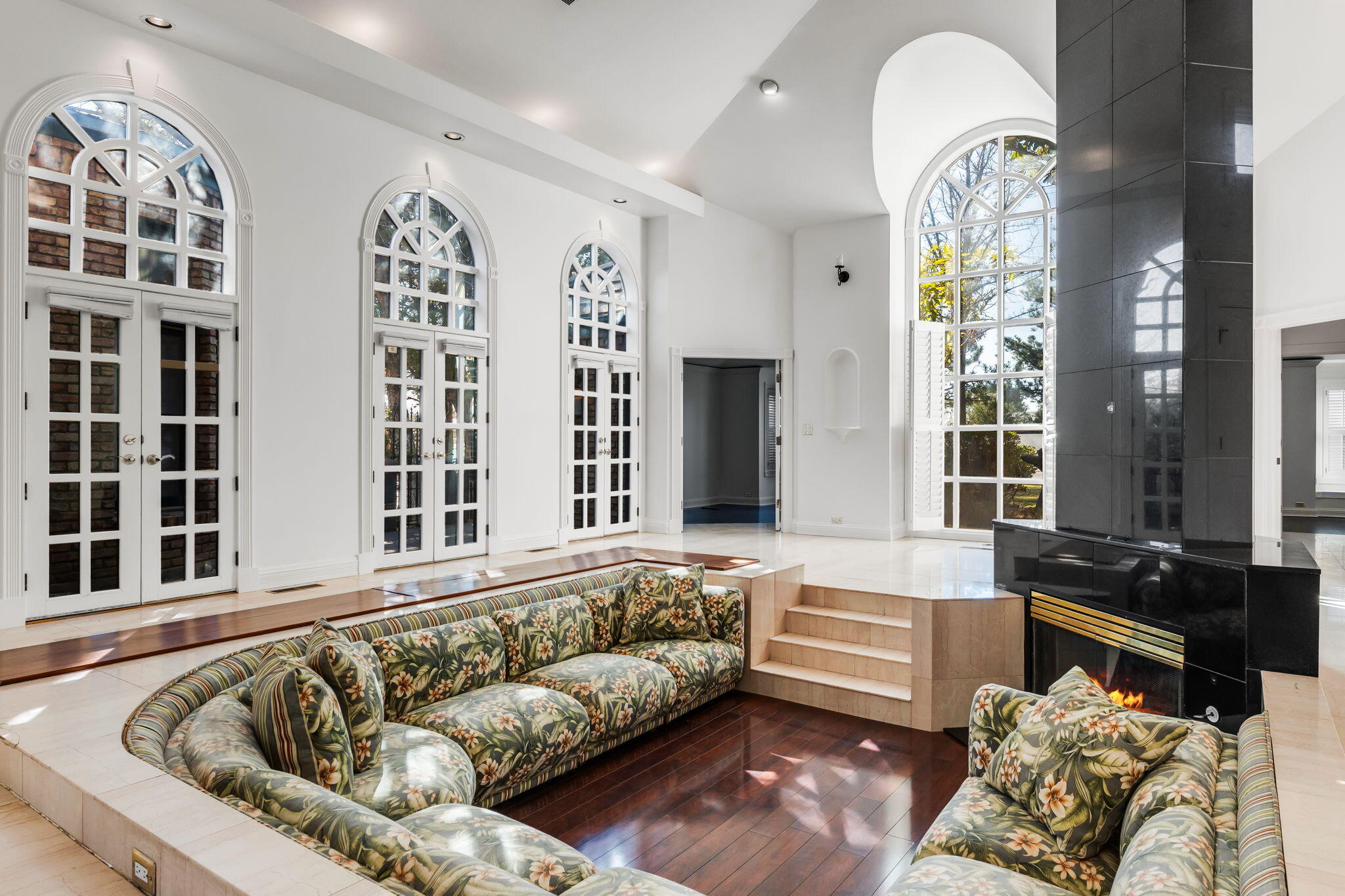 4411 Constitution Avenue NE