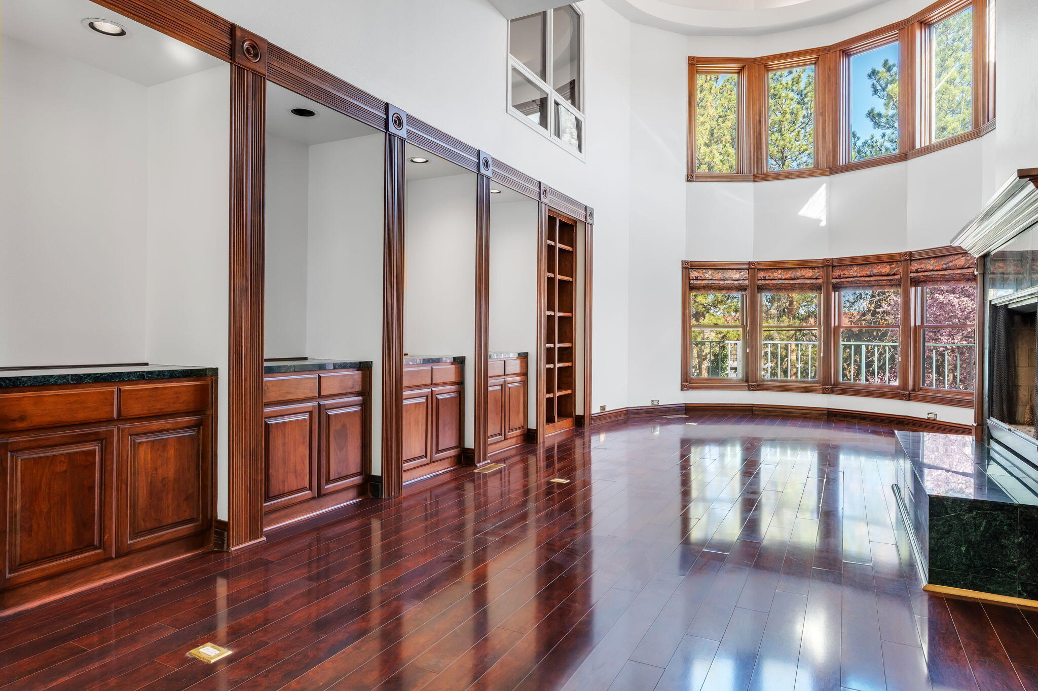 4411 Constitution Avenue NE