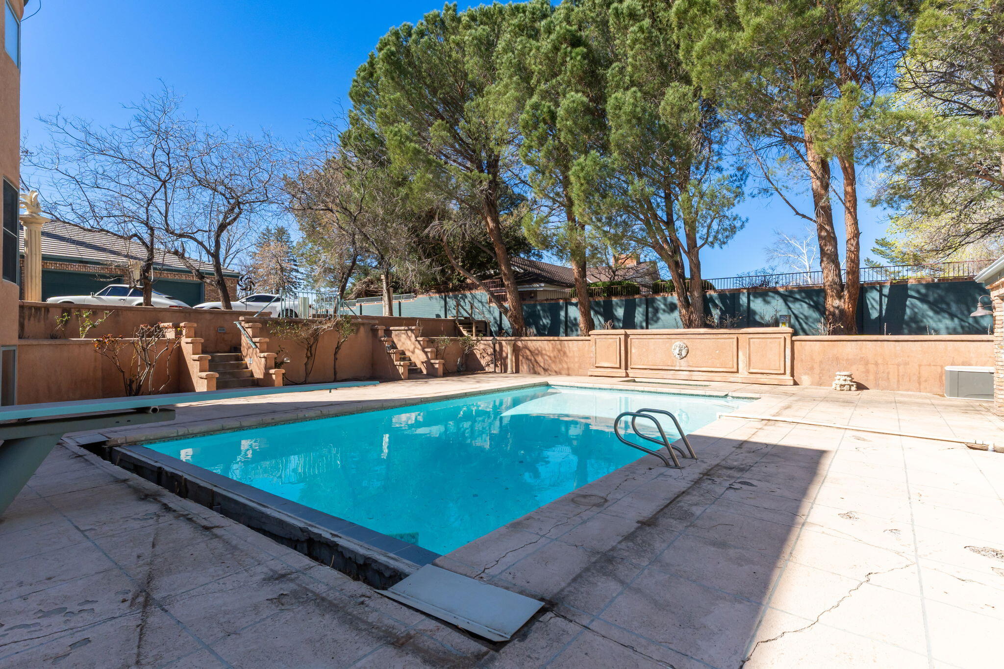 4411 Constitution Avenue NE