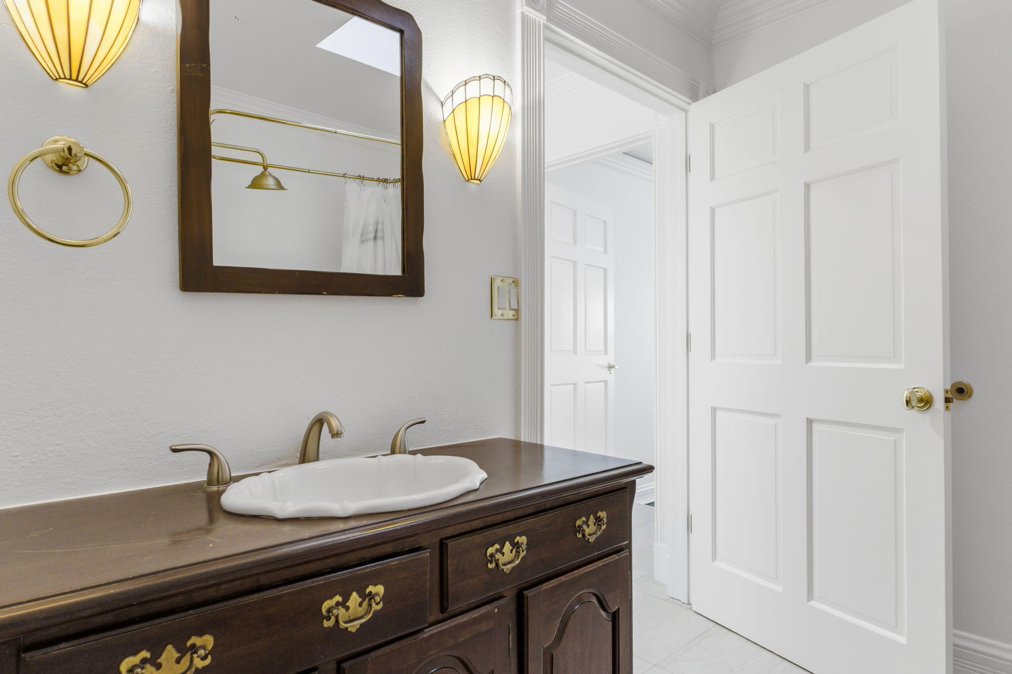 4411 Constitution Avenue NE