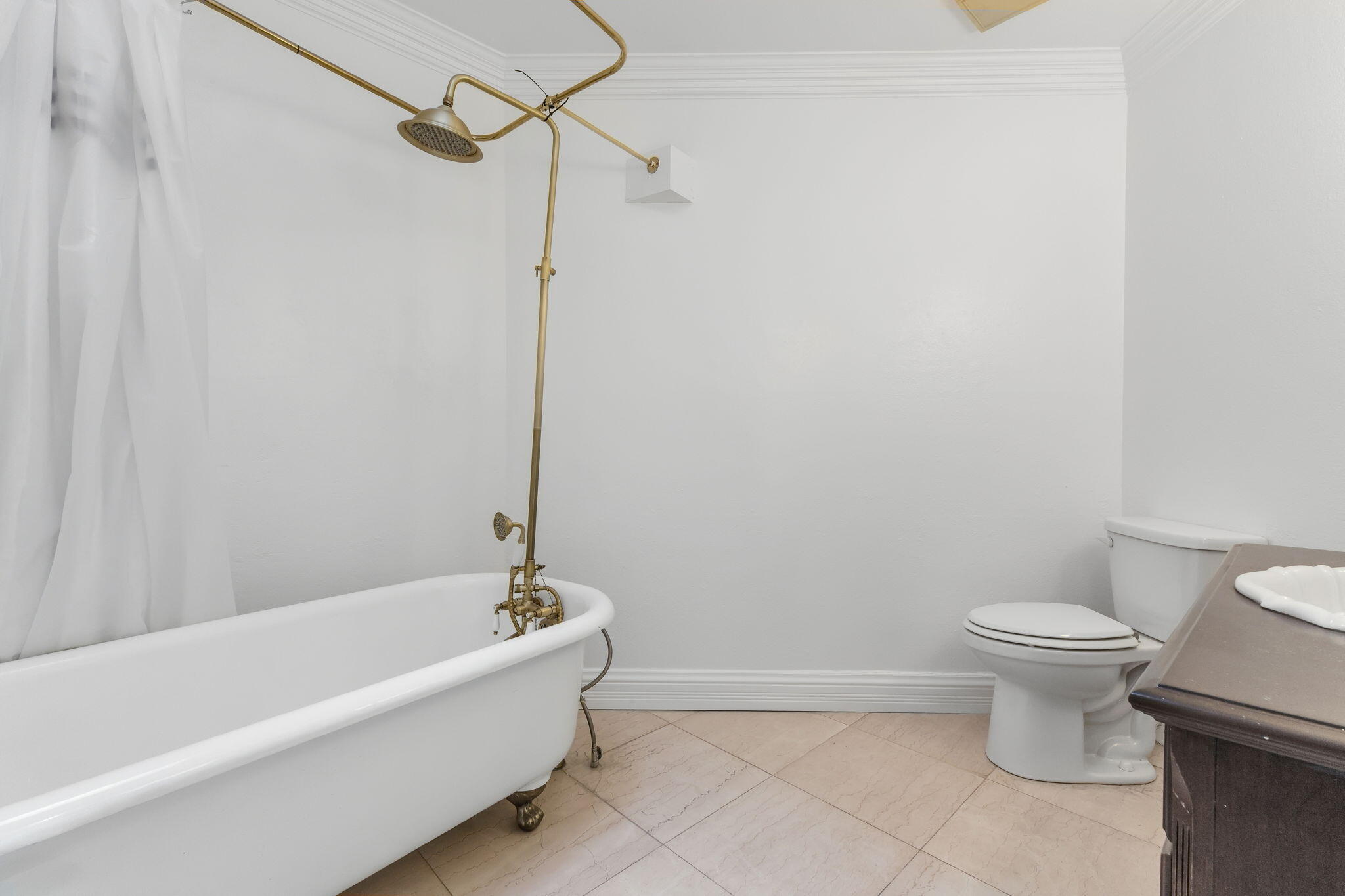 4411 Constitution Avenue NE