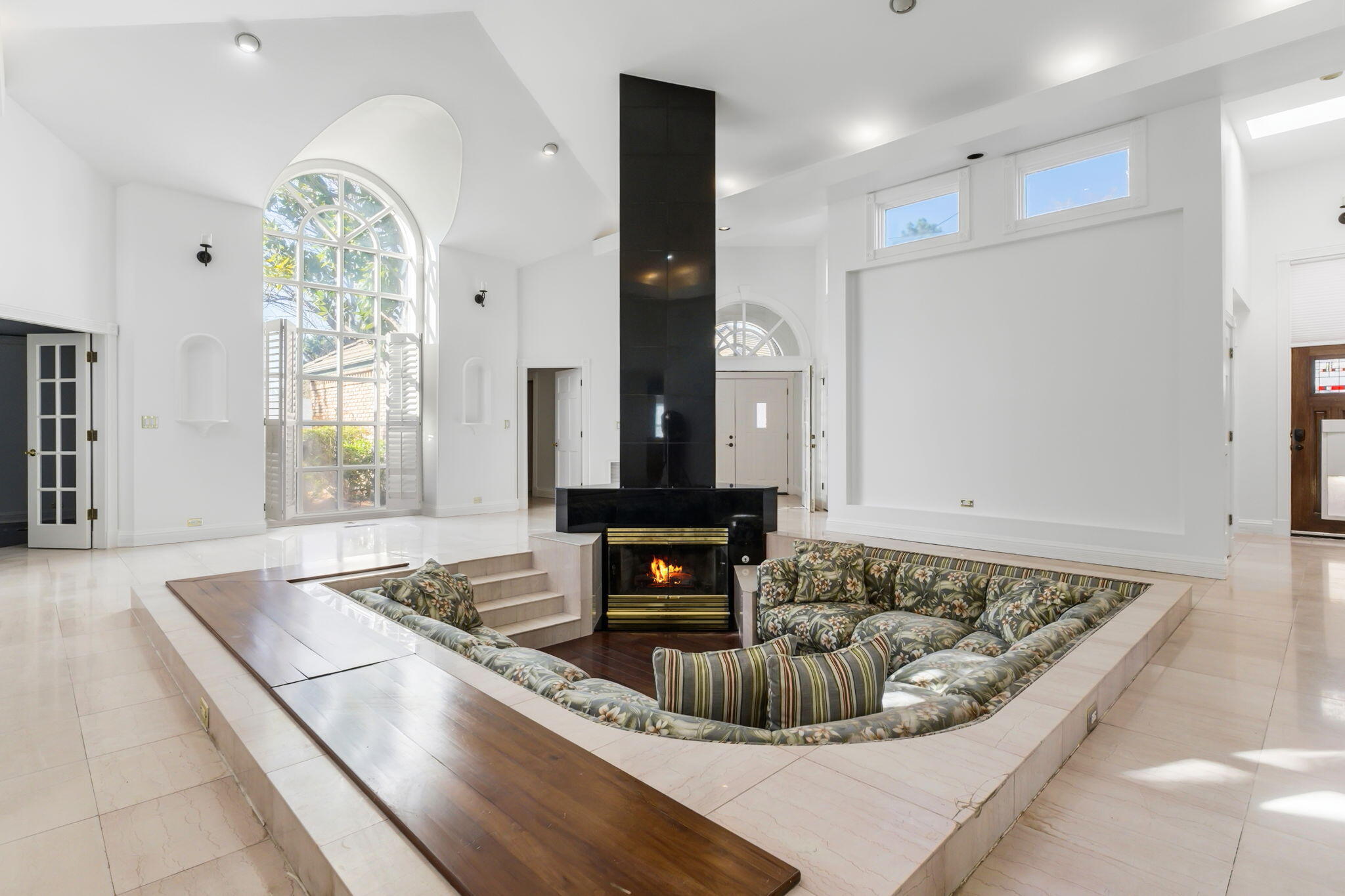 4411 Constitution Avenue NE