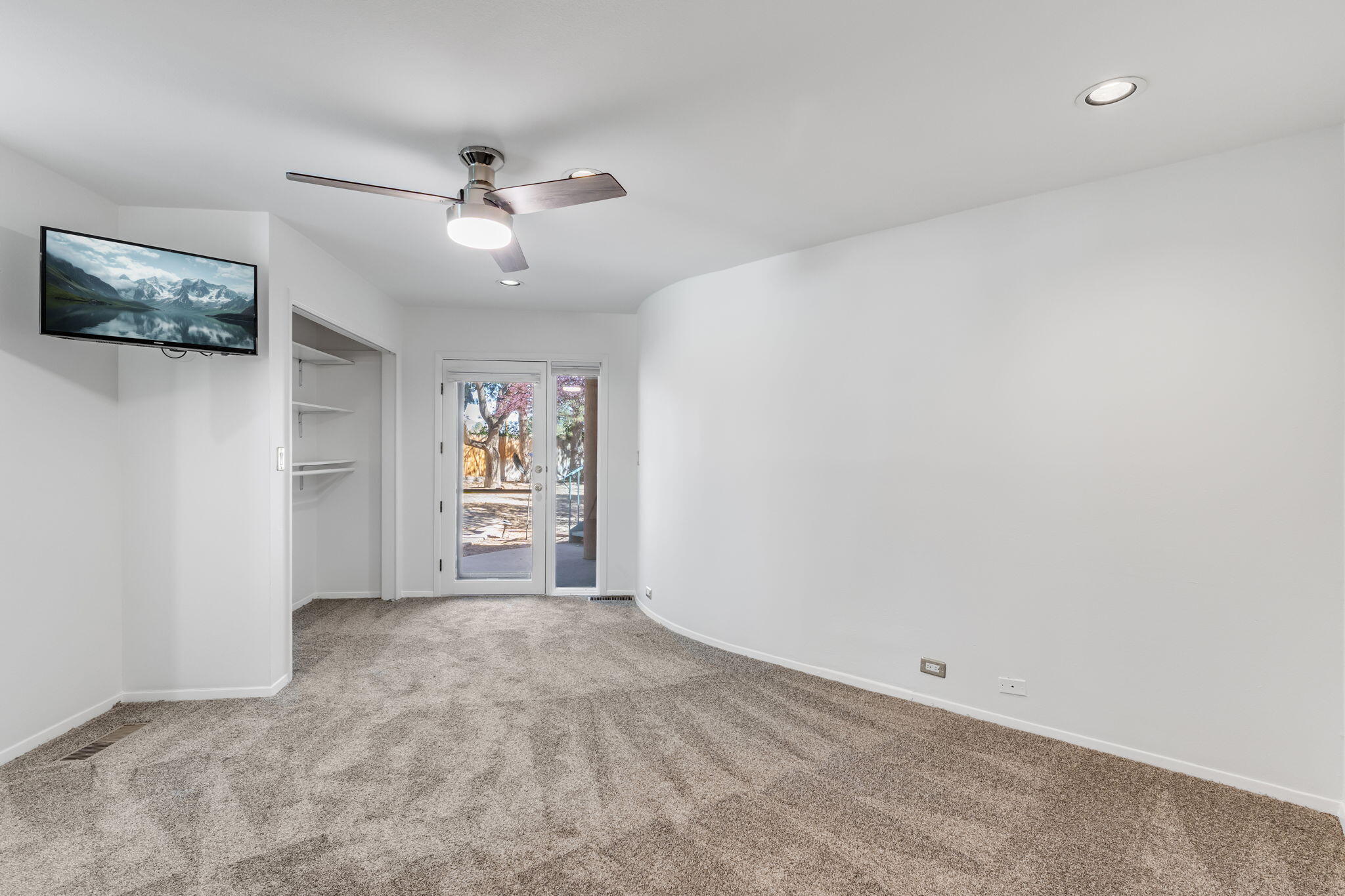 4411 Constitution Avenue NE