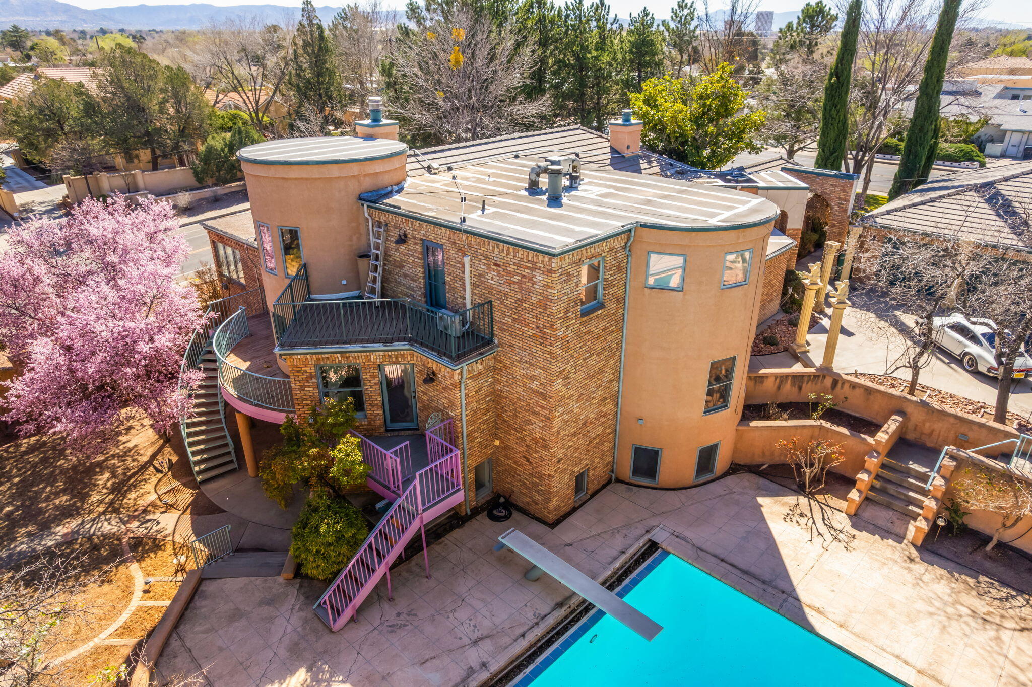 4411 Constitution Avenue NE