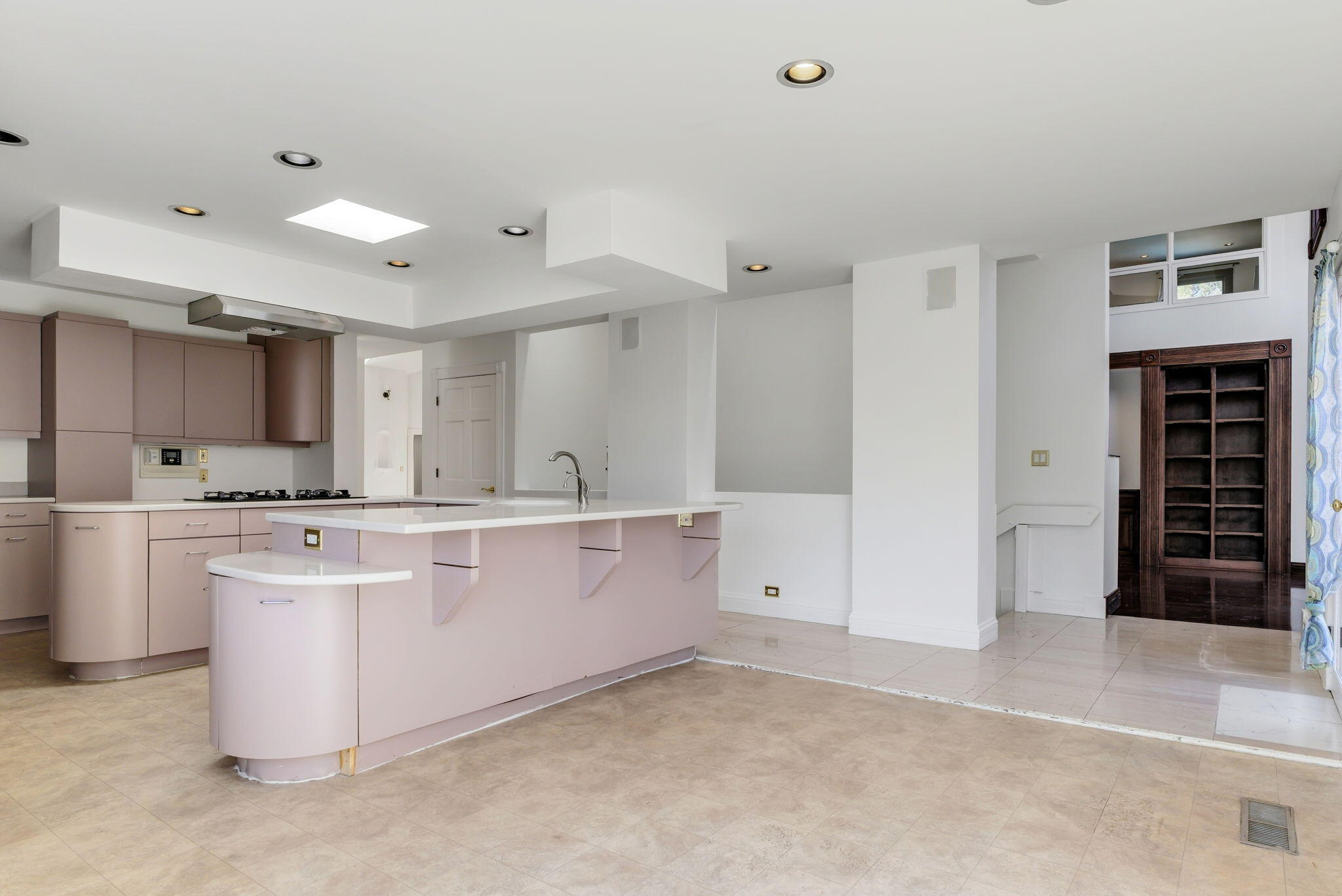 4411 Constitution Avenue NE