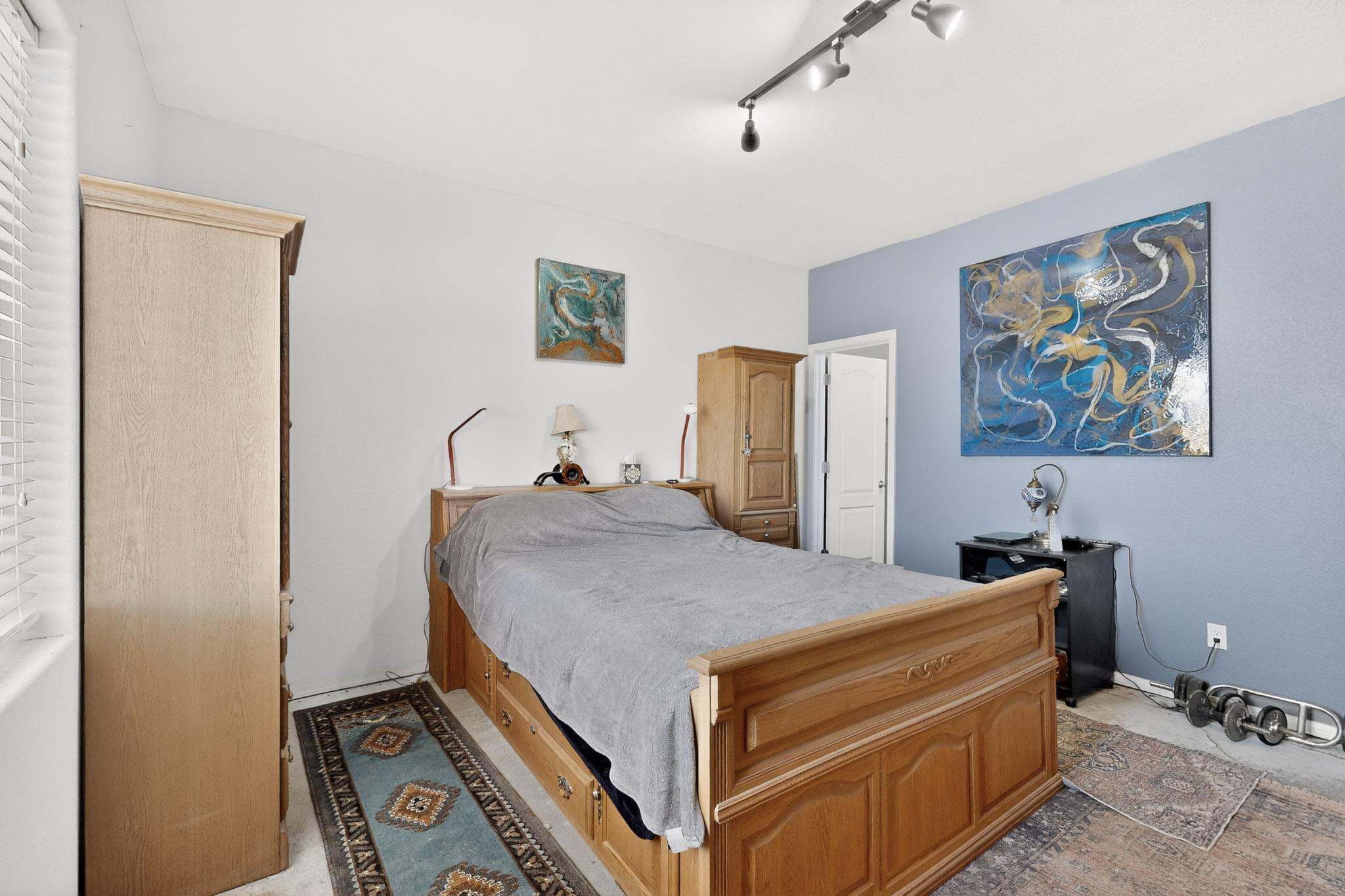 6701 Mountain Hawk Loop NE