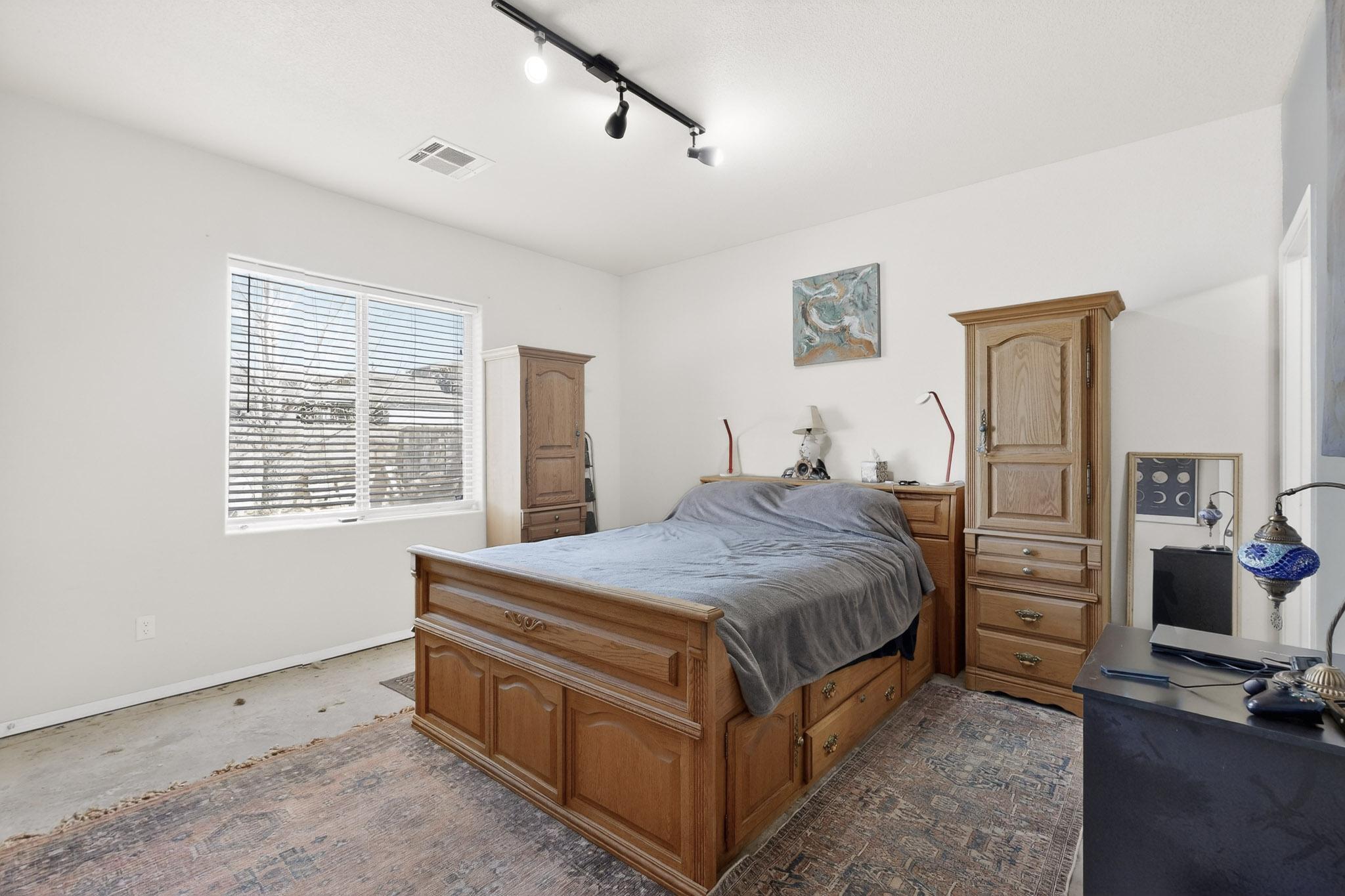 6701 Mountain Hawk Loop NE