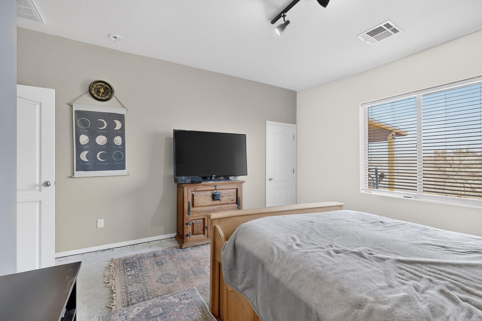 6701 Mountain Hawk Loop NE