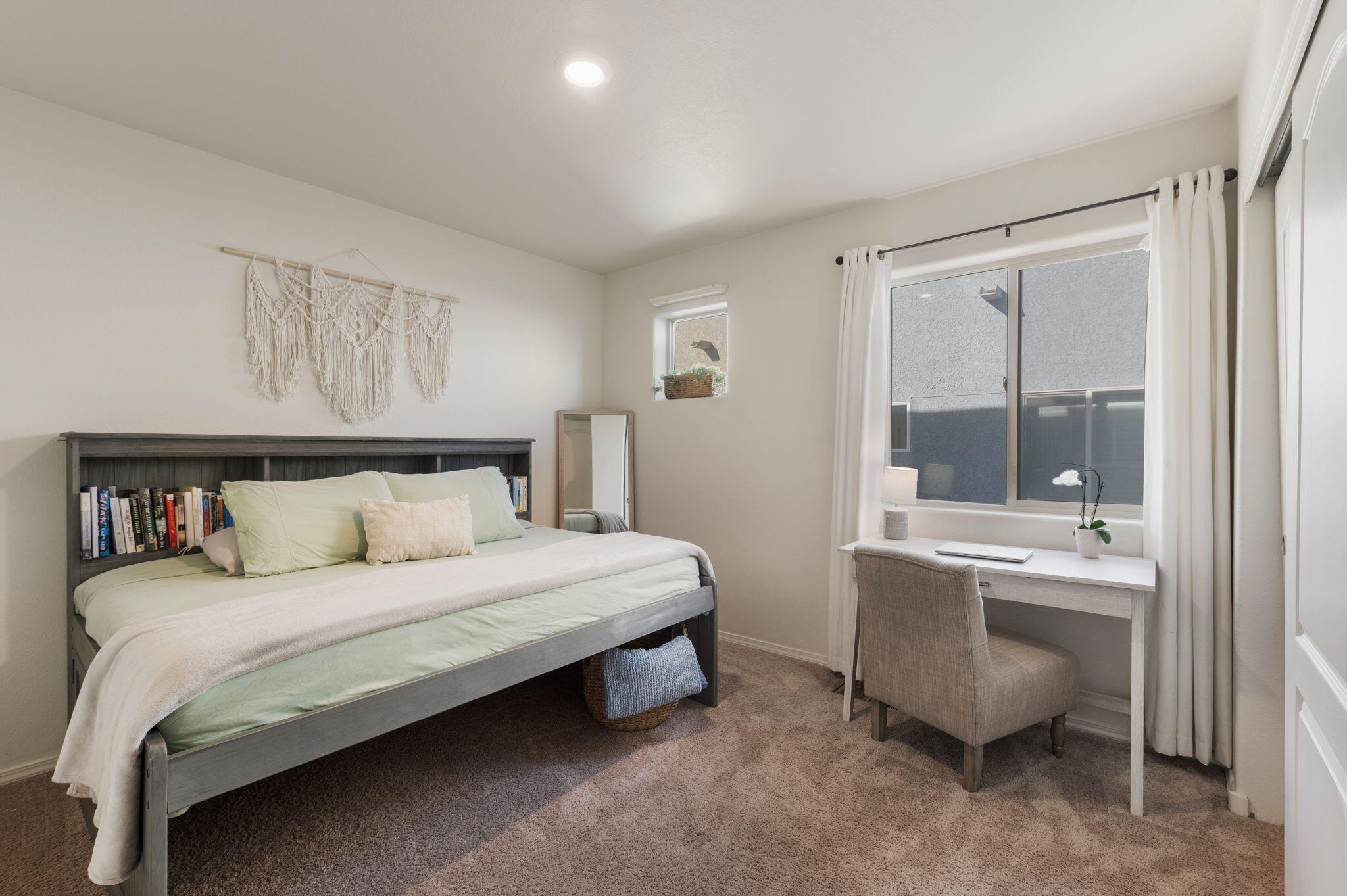 1616 Domino Drive SE