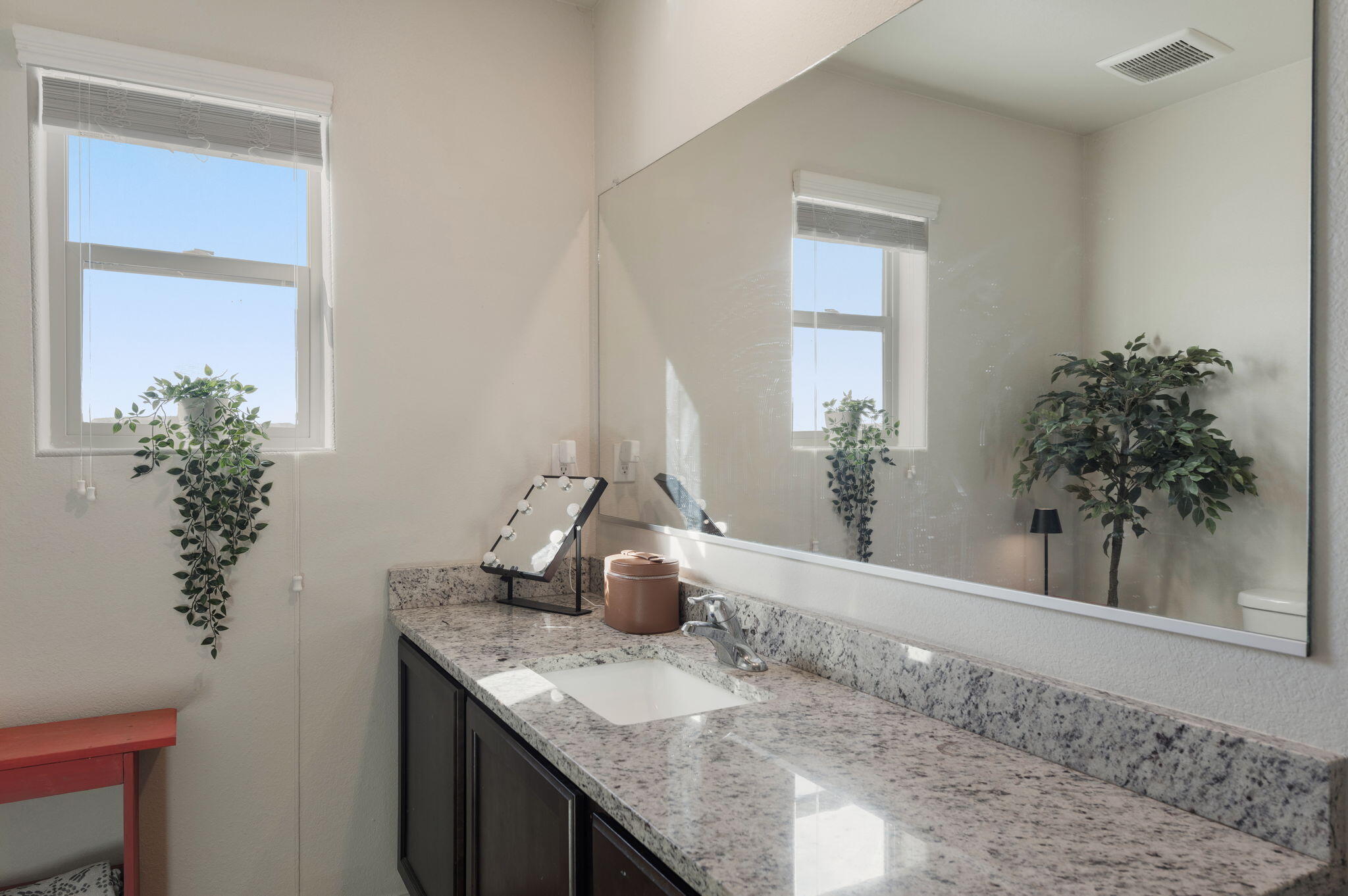 1616 Domino Drive SE