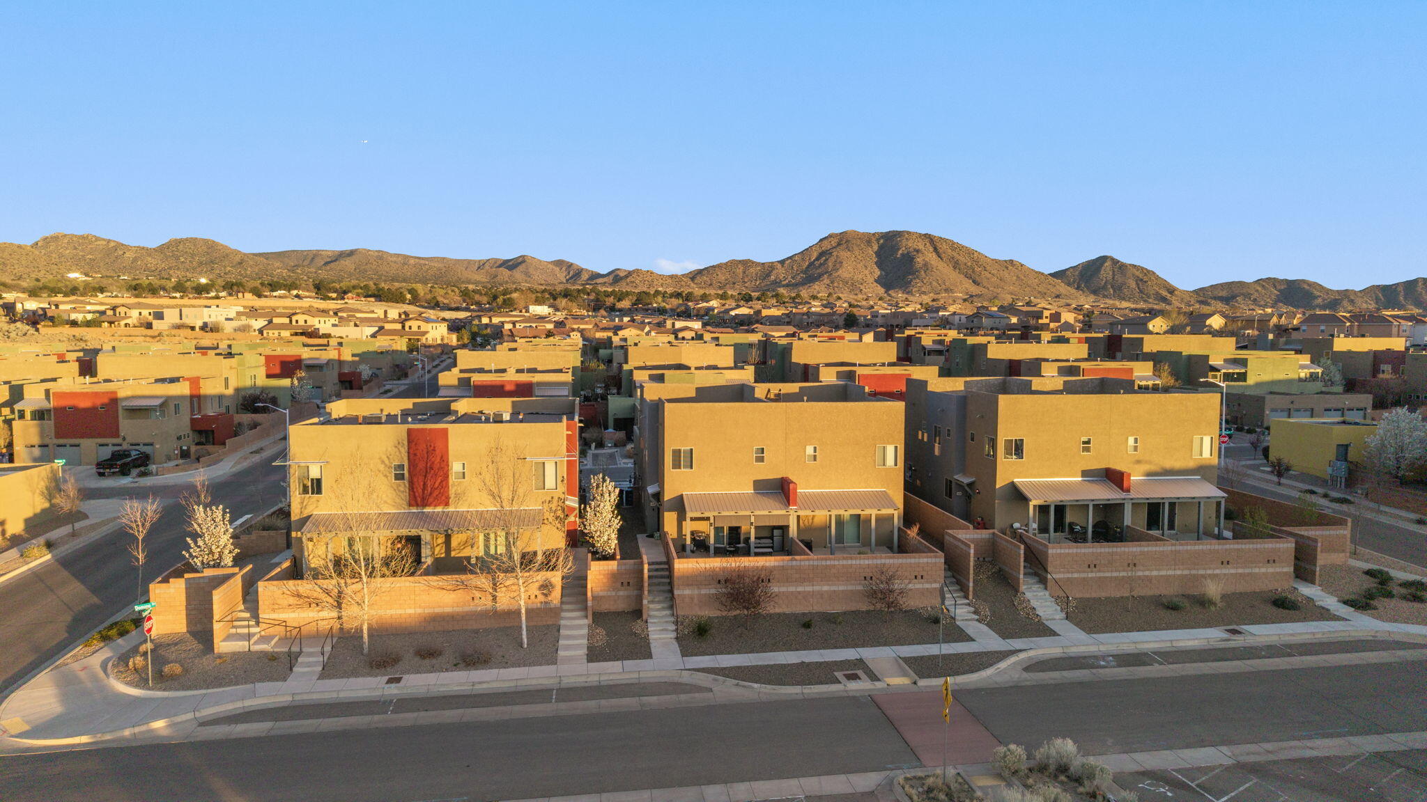 1616 Domino Drive SE