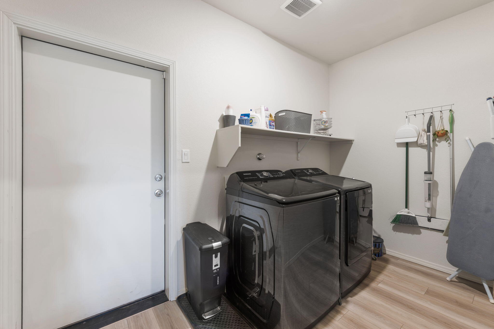 1616 Domino Drive SE