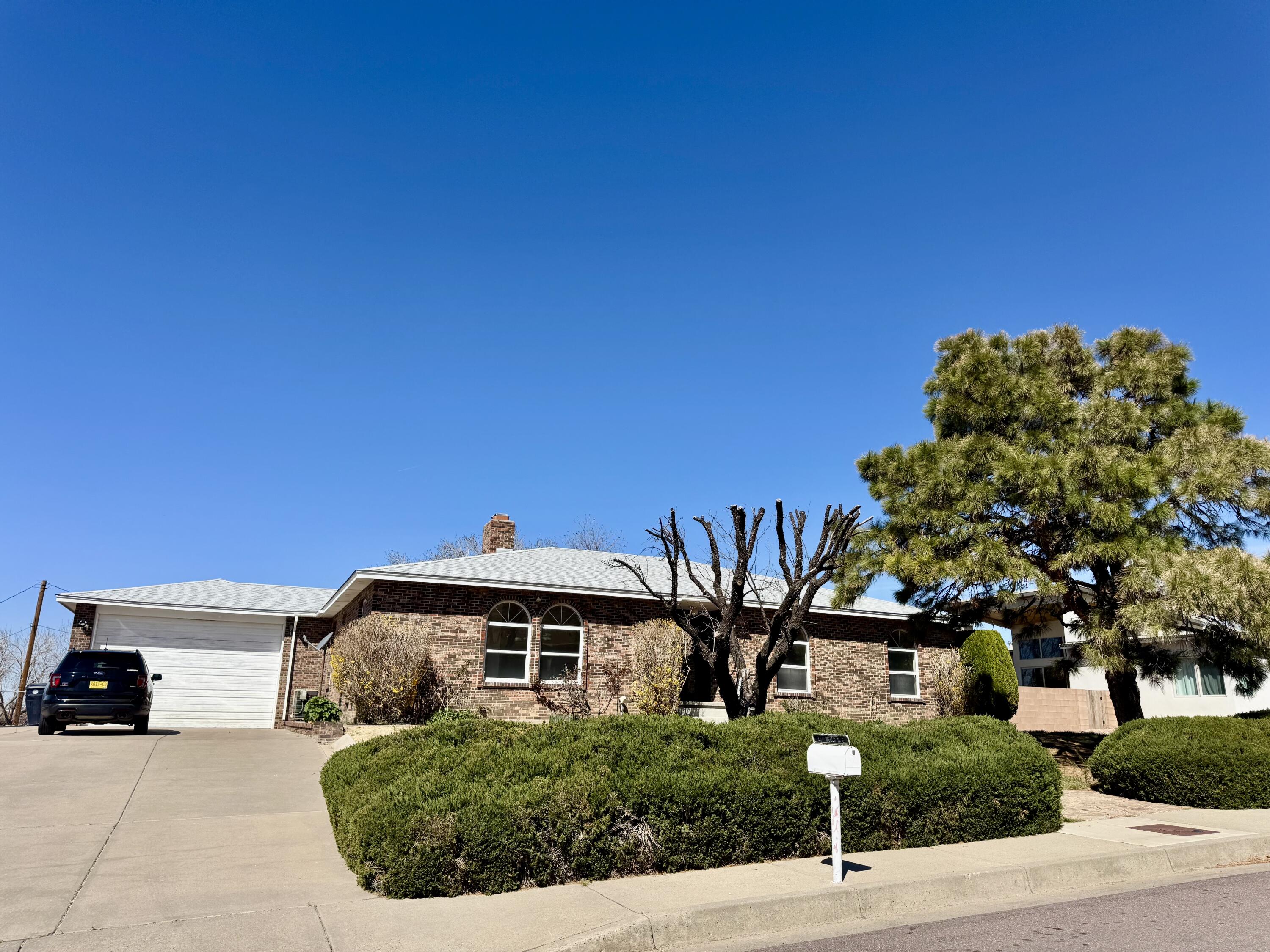 207 Wells Drive NE