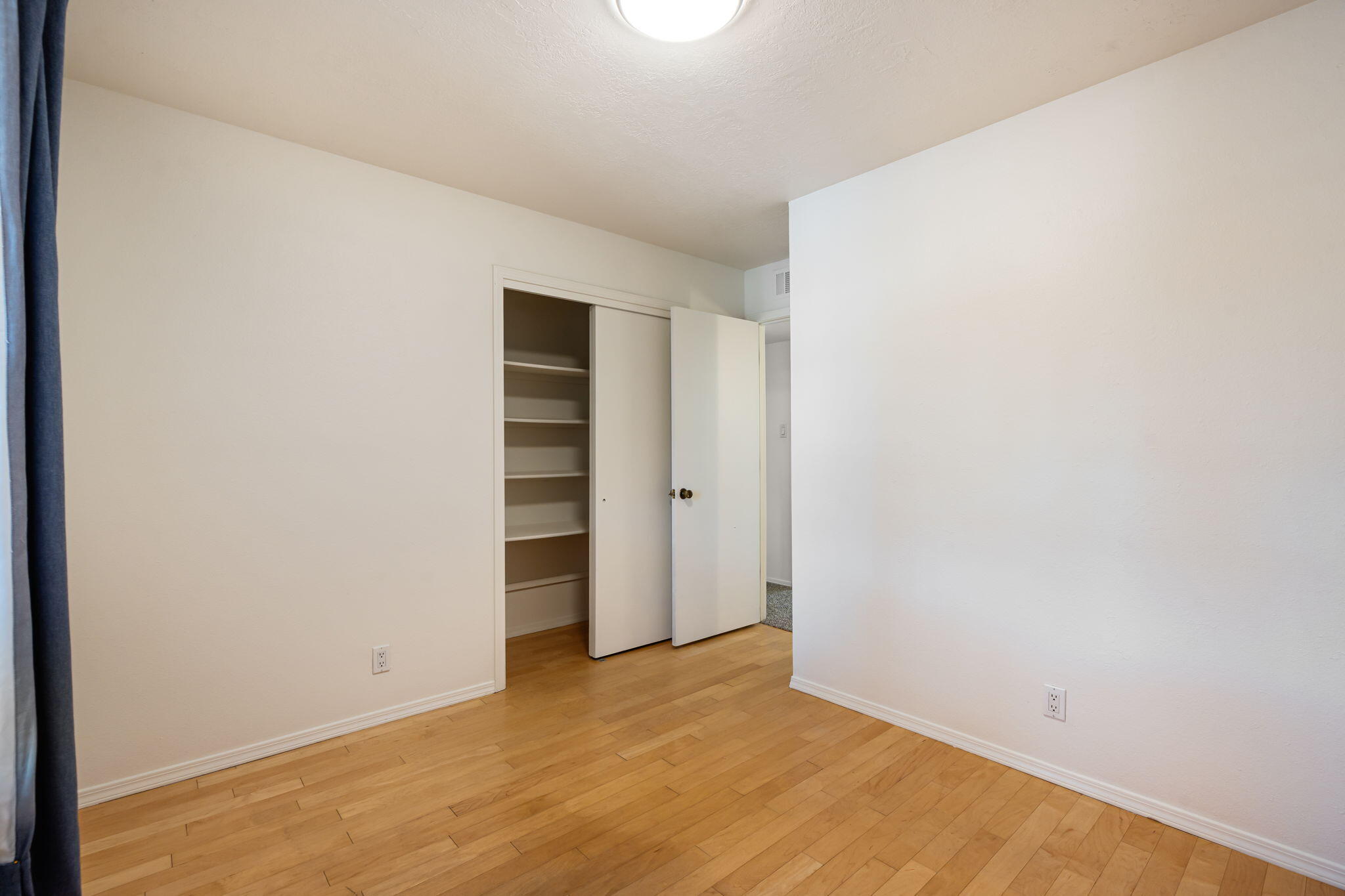 1012 Oro Real NE