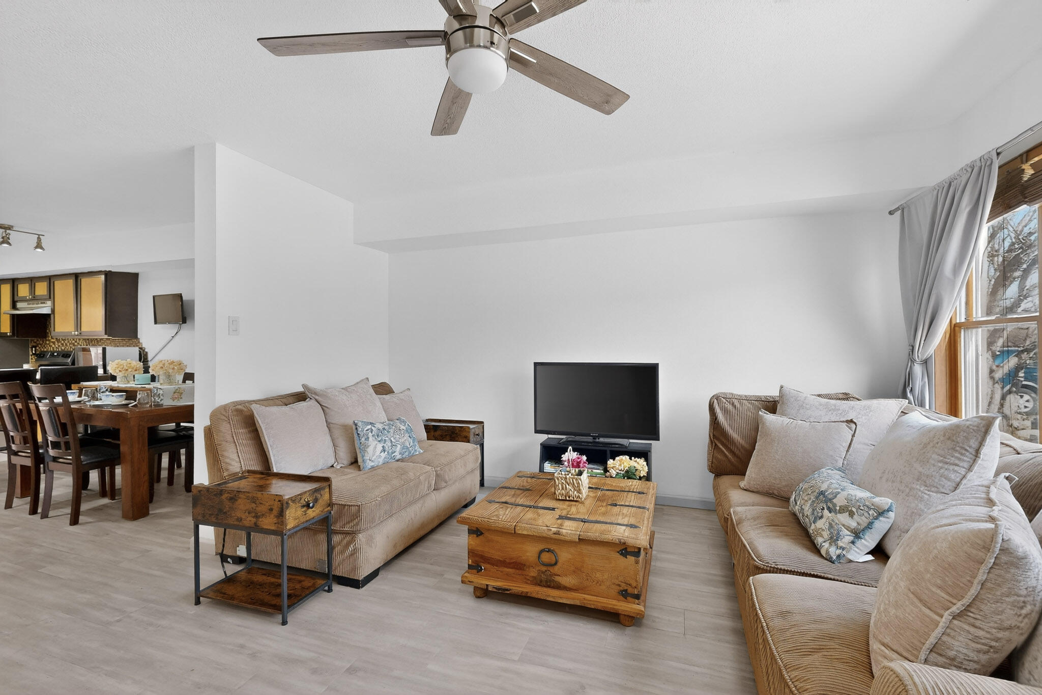 1535 Avenida De Las Americas