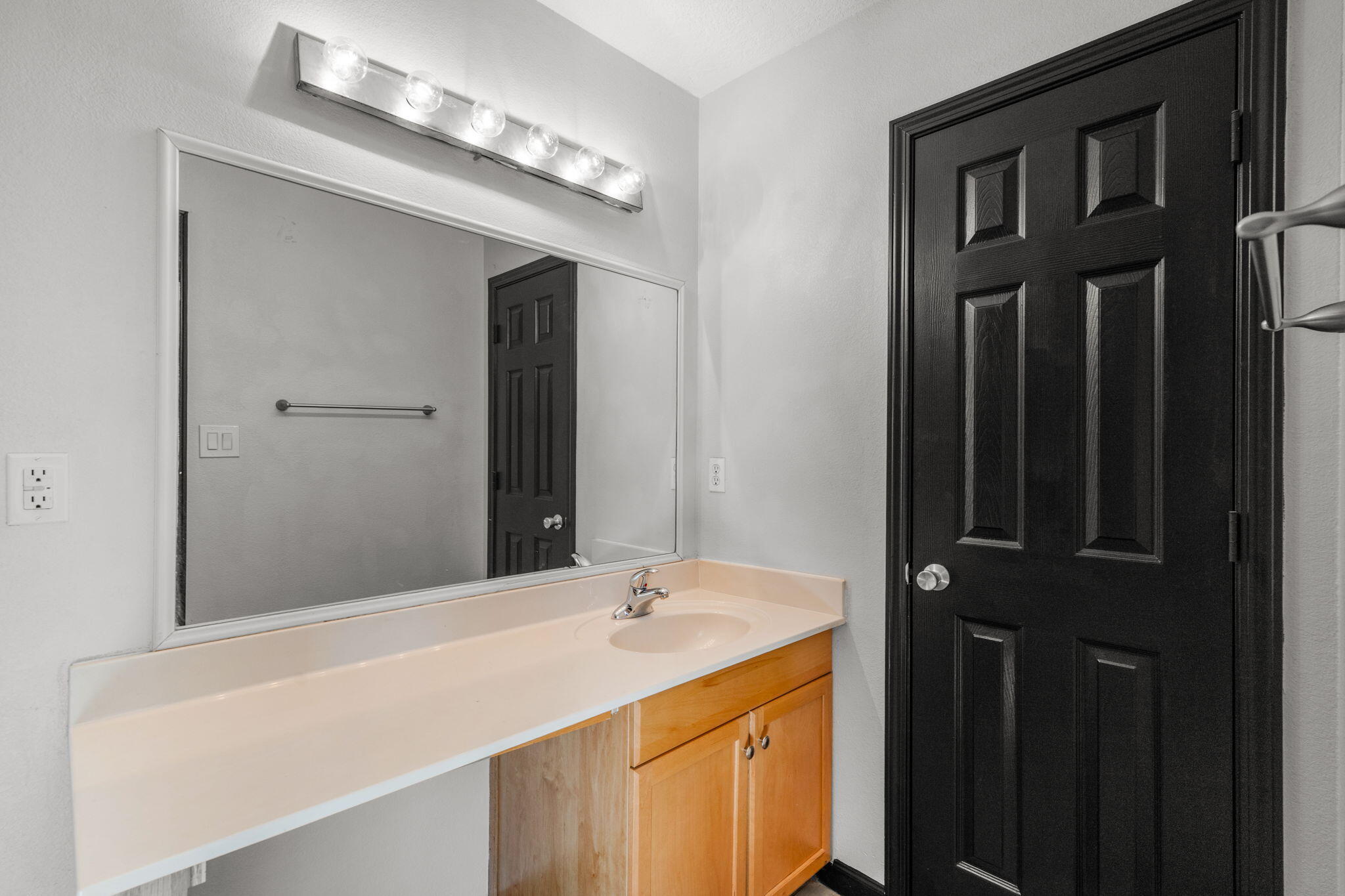 923 Chuckar Drive SW