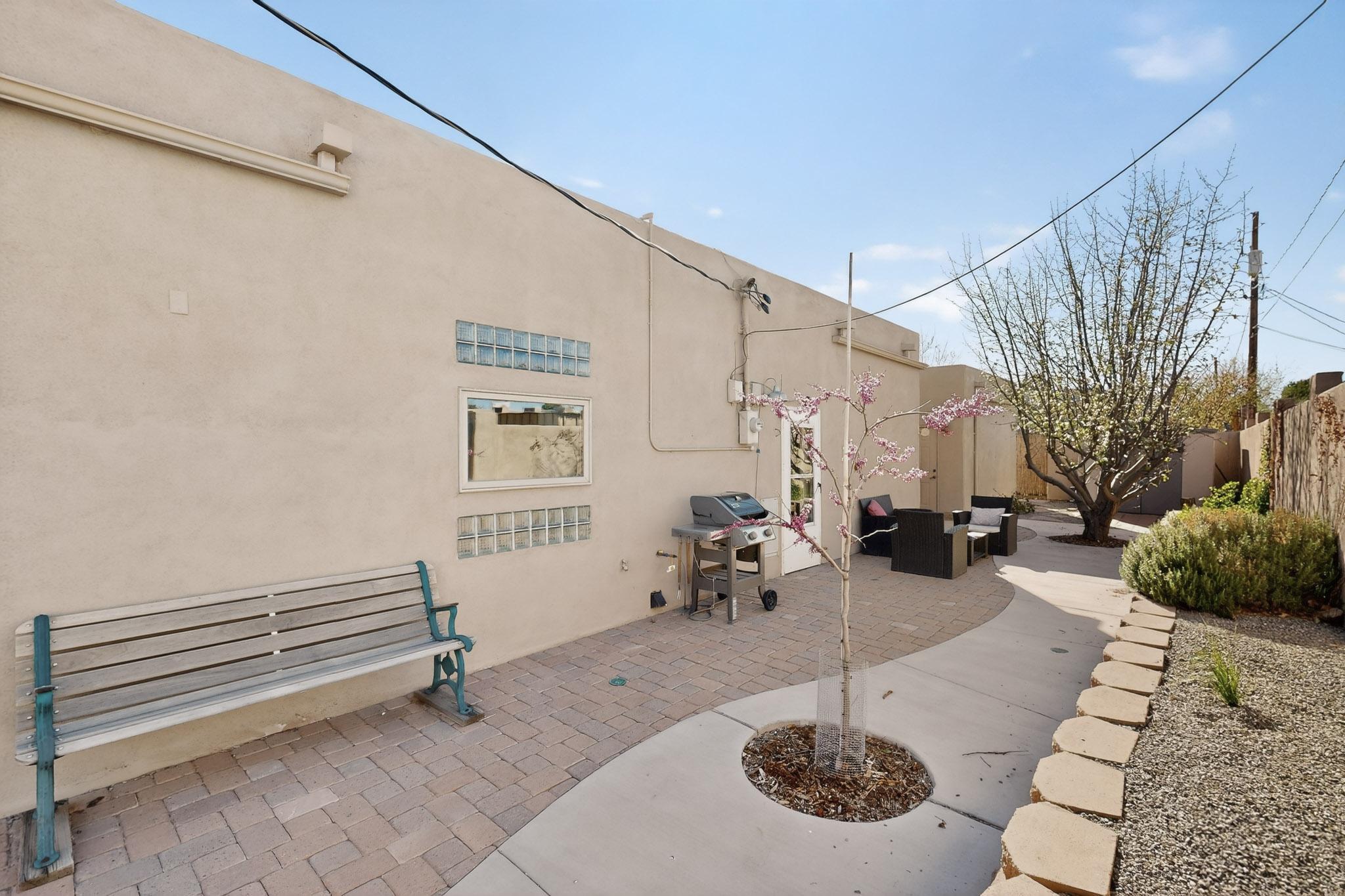 5118 Guadalupe Trail NW