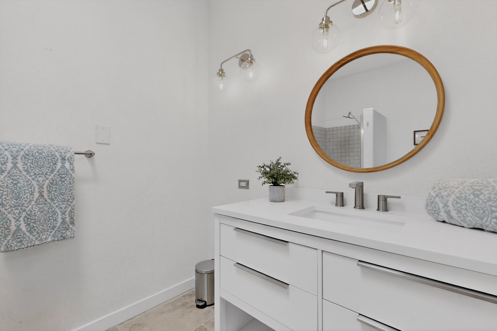 5118 Guadalupe Trail NW