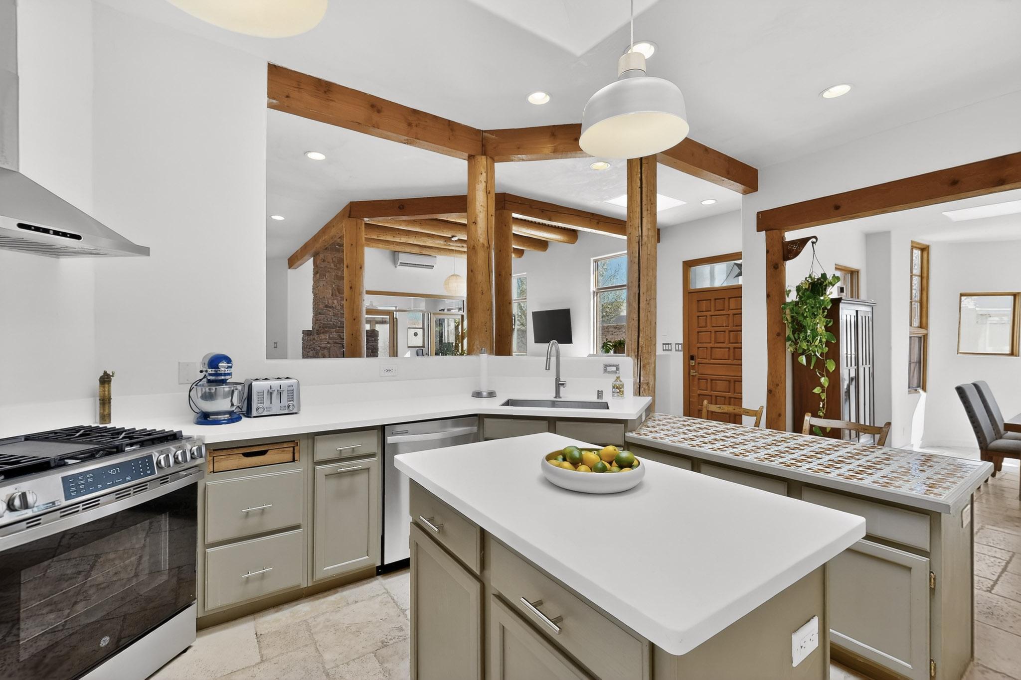 5118 Guadalupe Trail NW